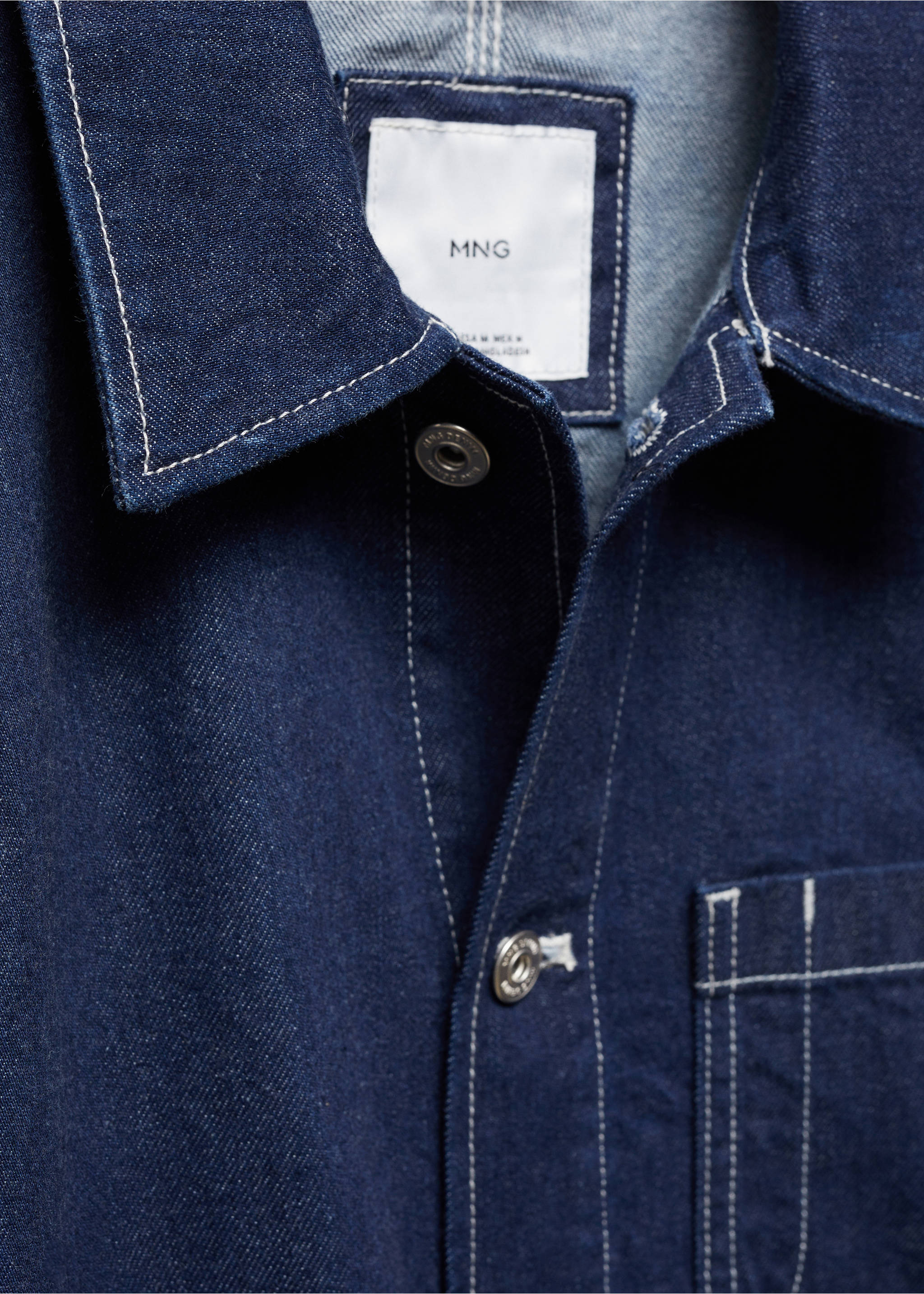 Denim overshirt with stitching pockets - Details of the article 8, Open Blue. Ref: 67066725-00.