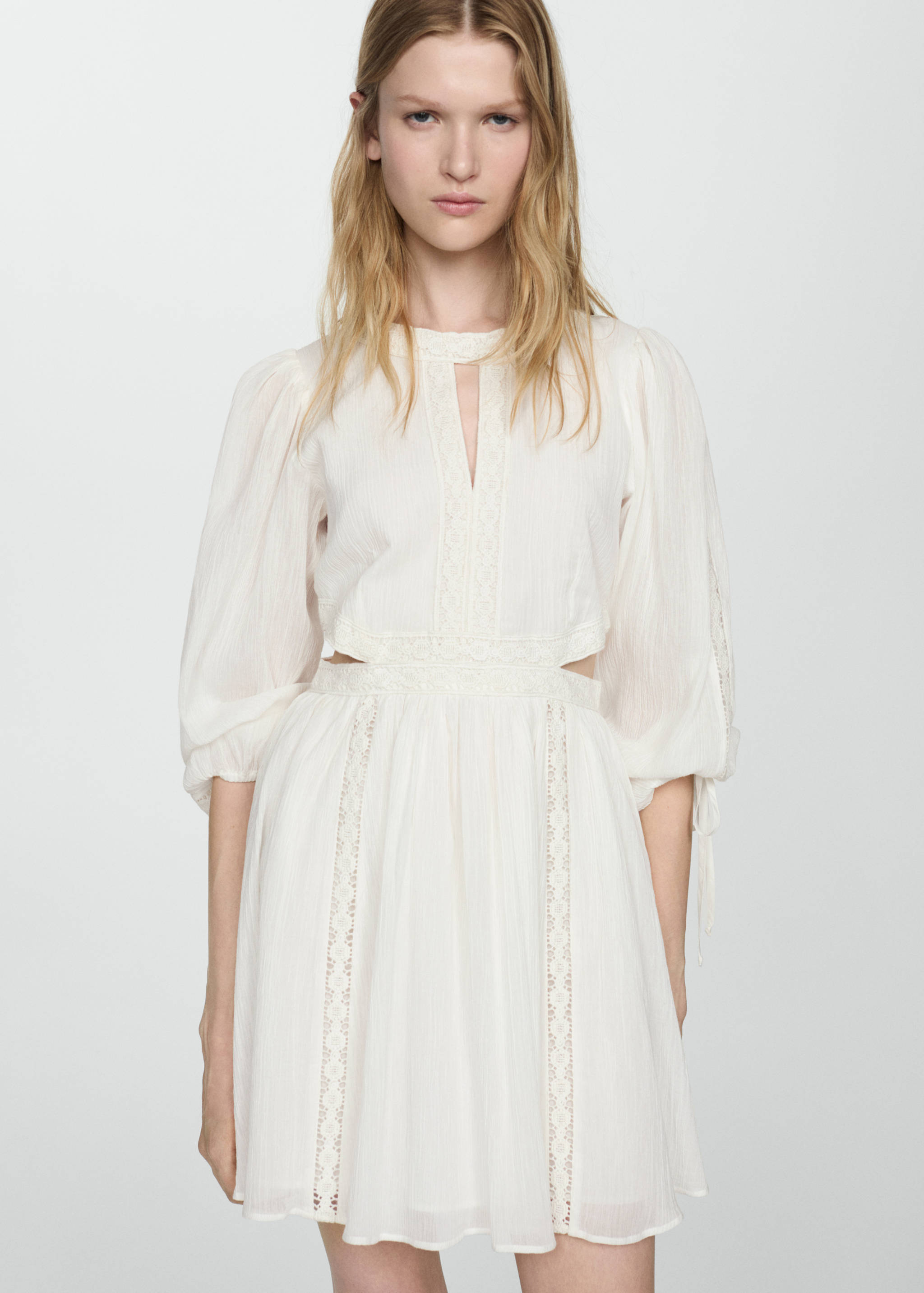 Slit dress with lace detail - Medium plane