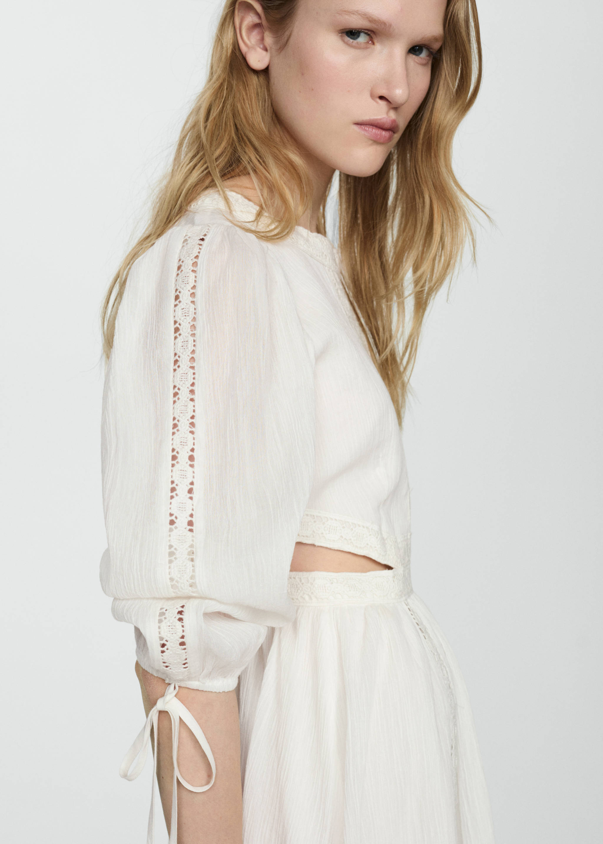 Slit dress with lace detail - Details of the article 1