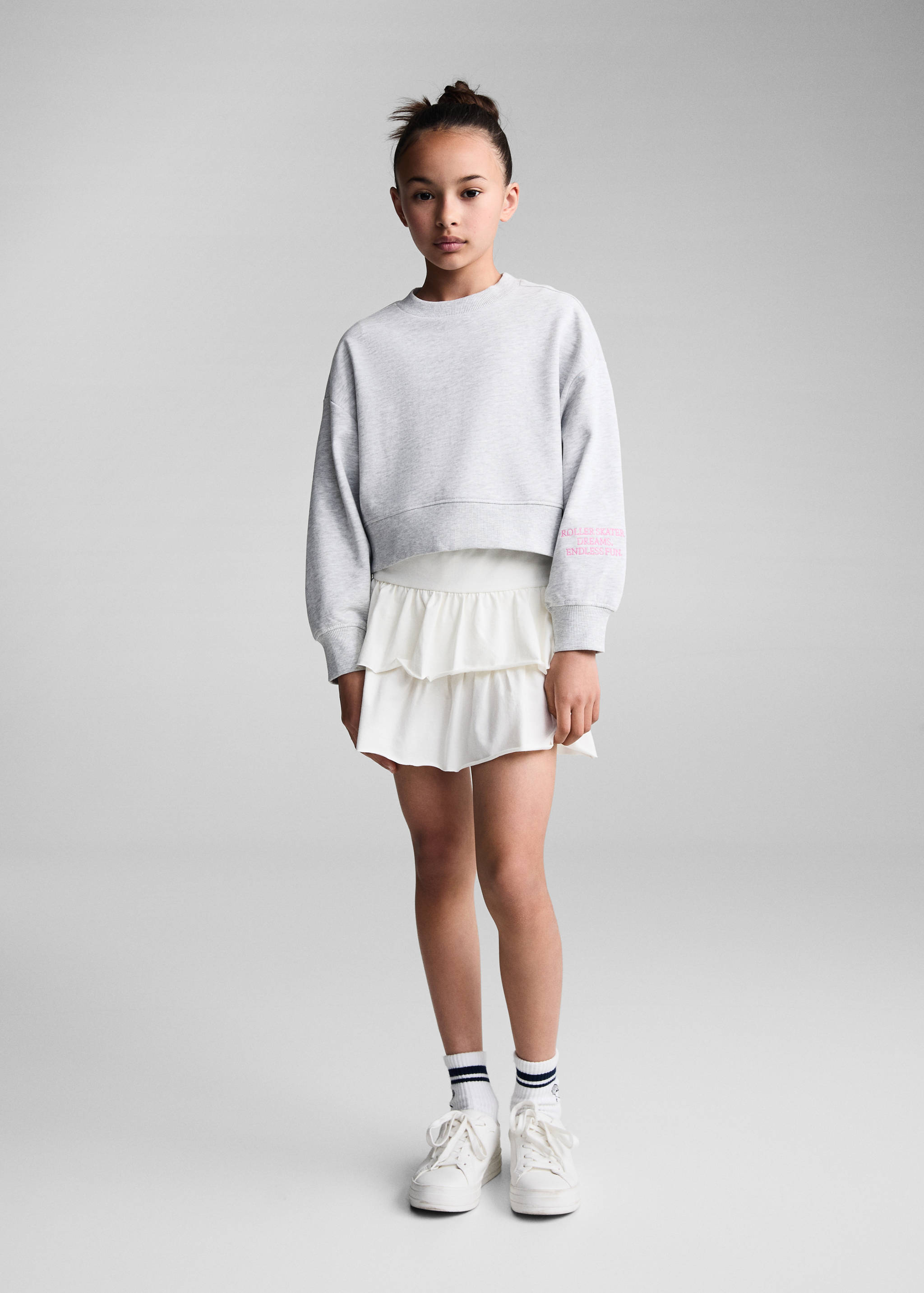 Crop-Sweatshirt mit Schriftzug - Allgemeine Ansicht