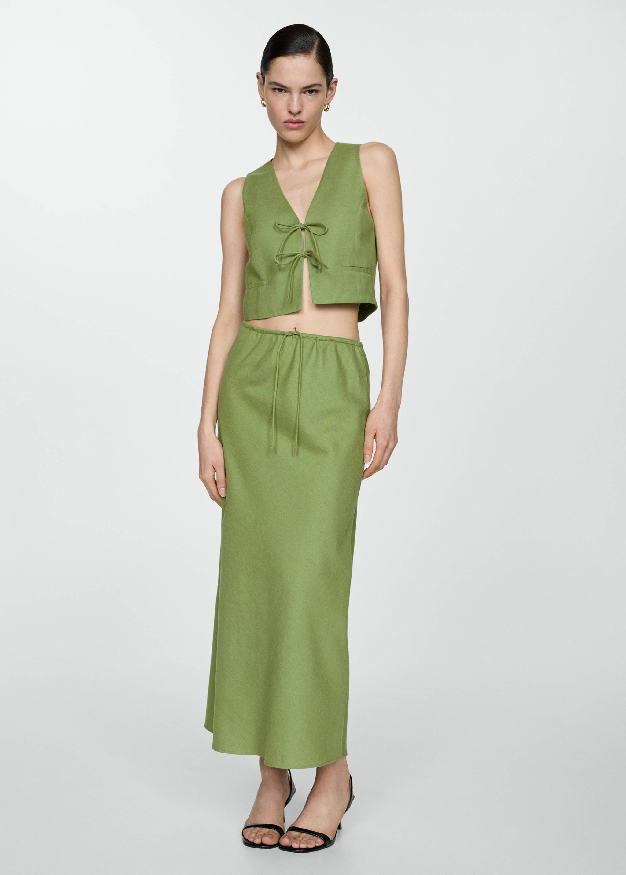 Väst med knytband - Allmän bild