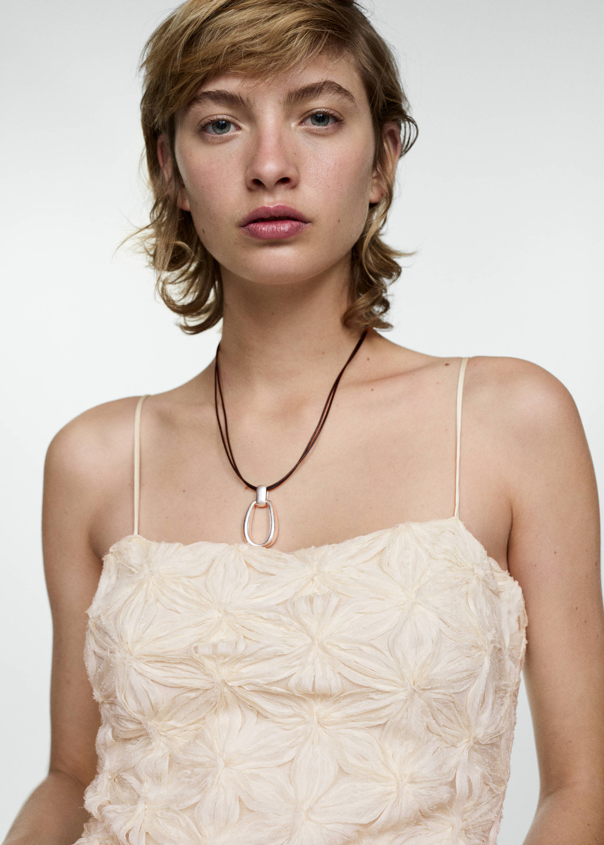 Sukienka w kwiaty z teksturą - Szczegóły artykułu 1