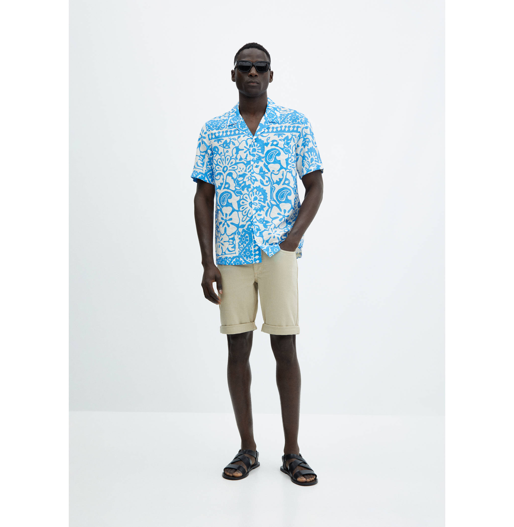 Camisa regular fit fluída estampada - Plano general