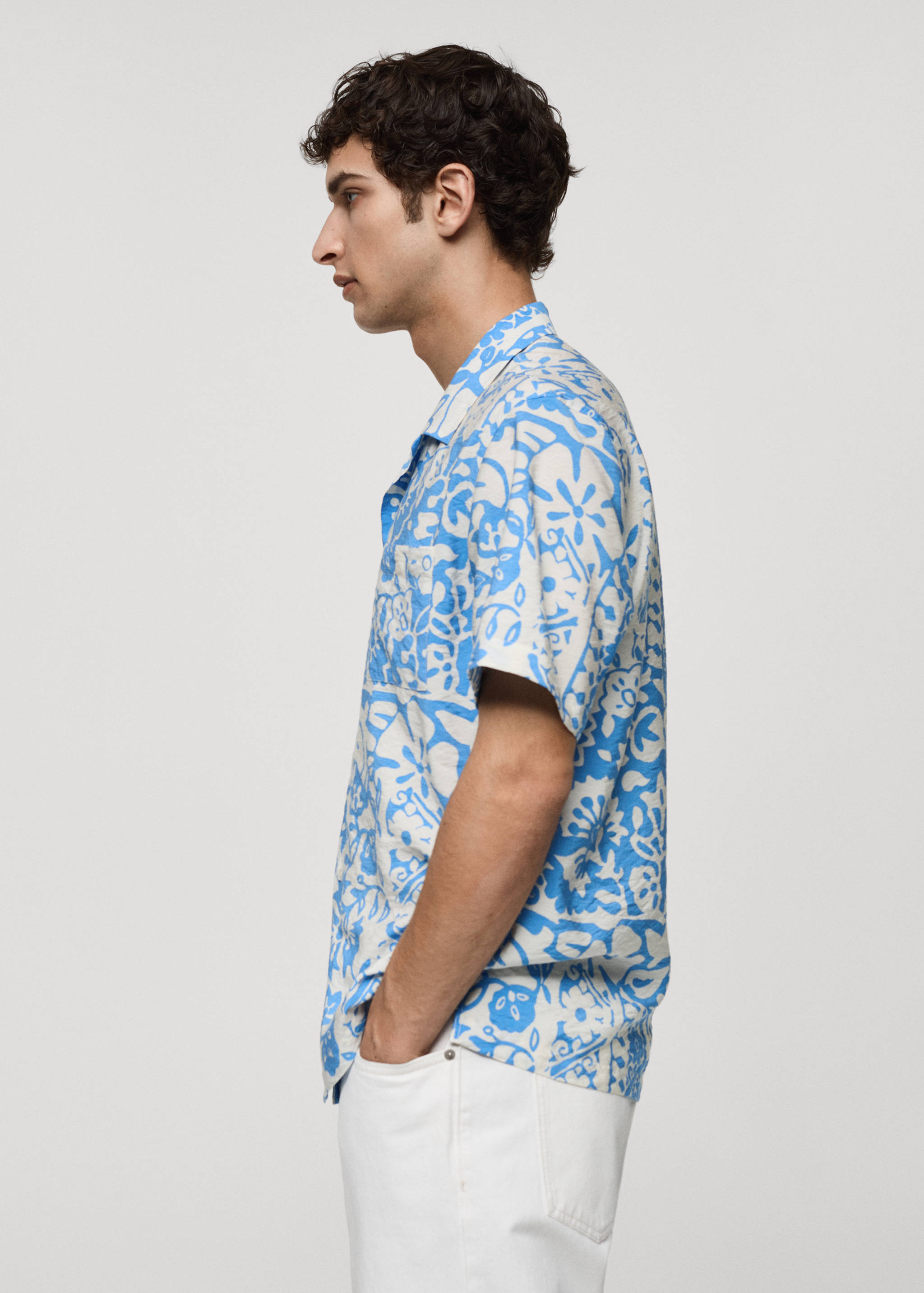 Camisa regular fit fluída estampada - Detalle del artículo 2
