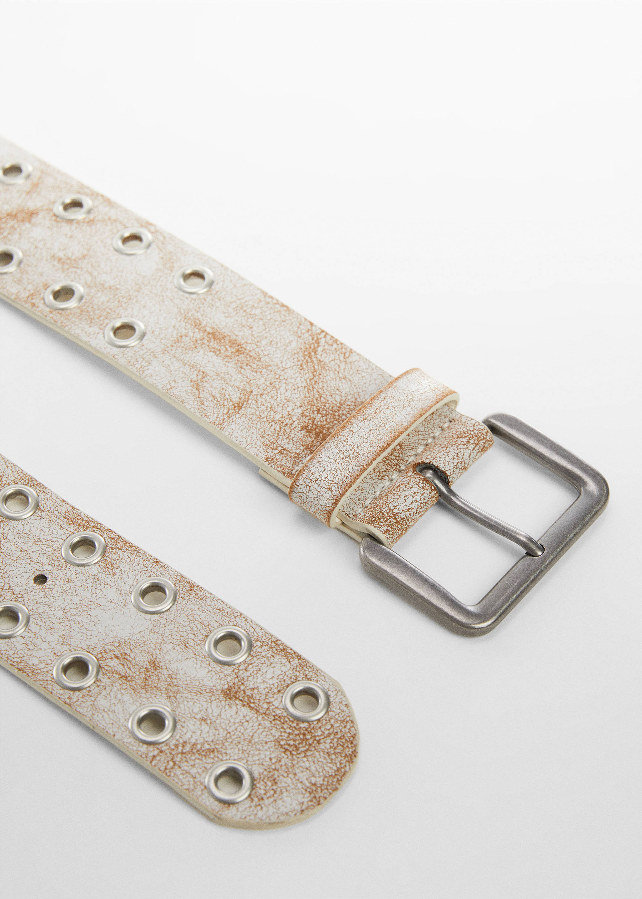 Gestanzter Gürtel mit Used-Effekt - Mittlere Ansicht, Weiß. Ref: 67067705-00.