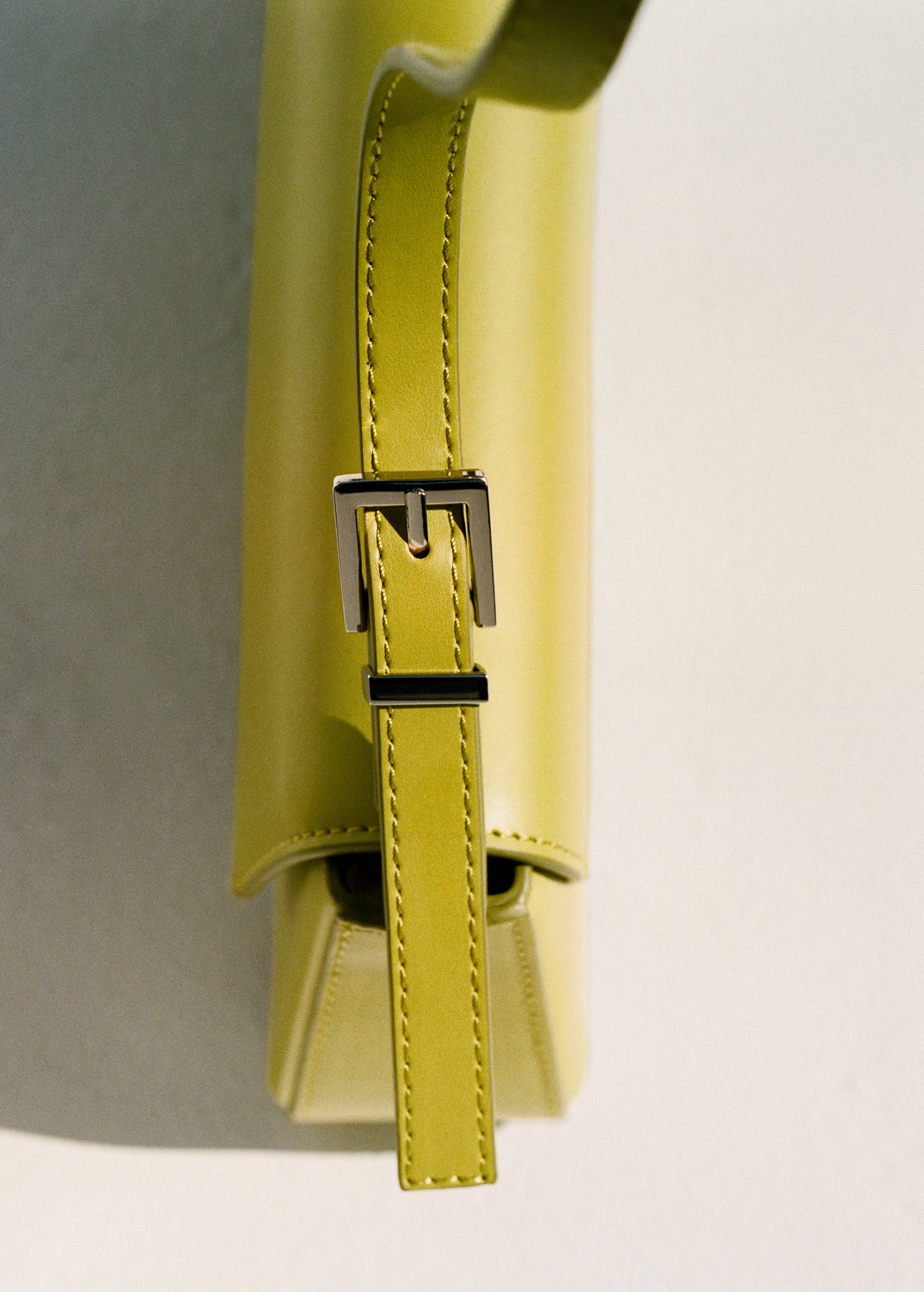 Shoulder bag with strap - Details of the article 6