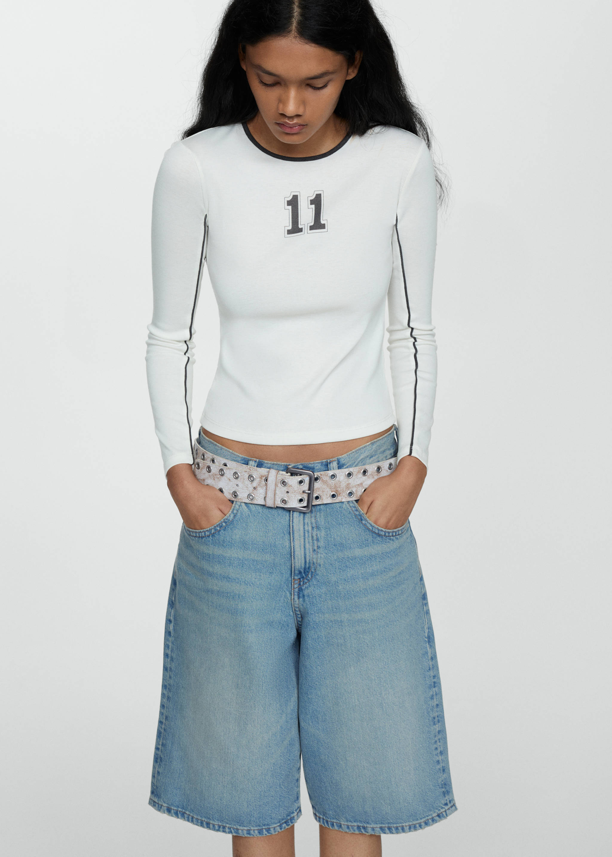 Bermudas vaqueras oversize - Plano medio