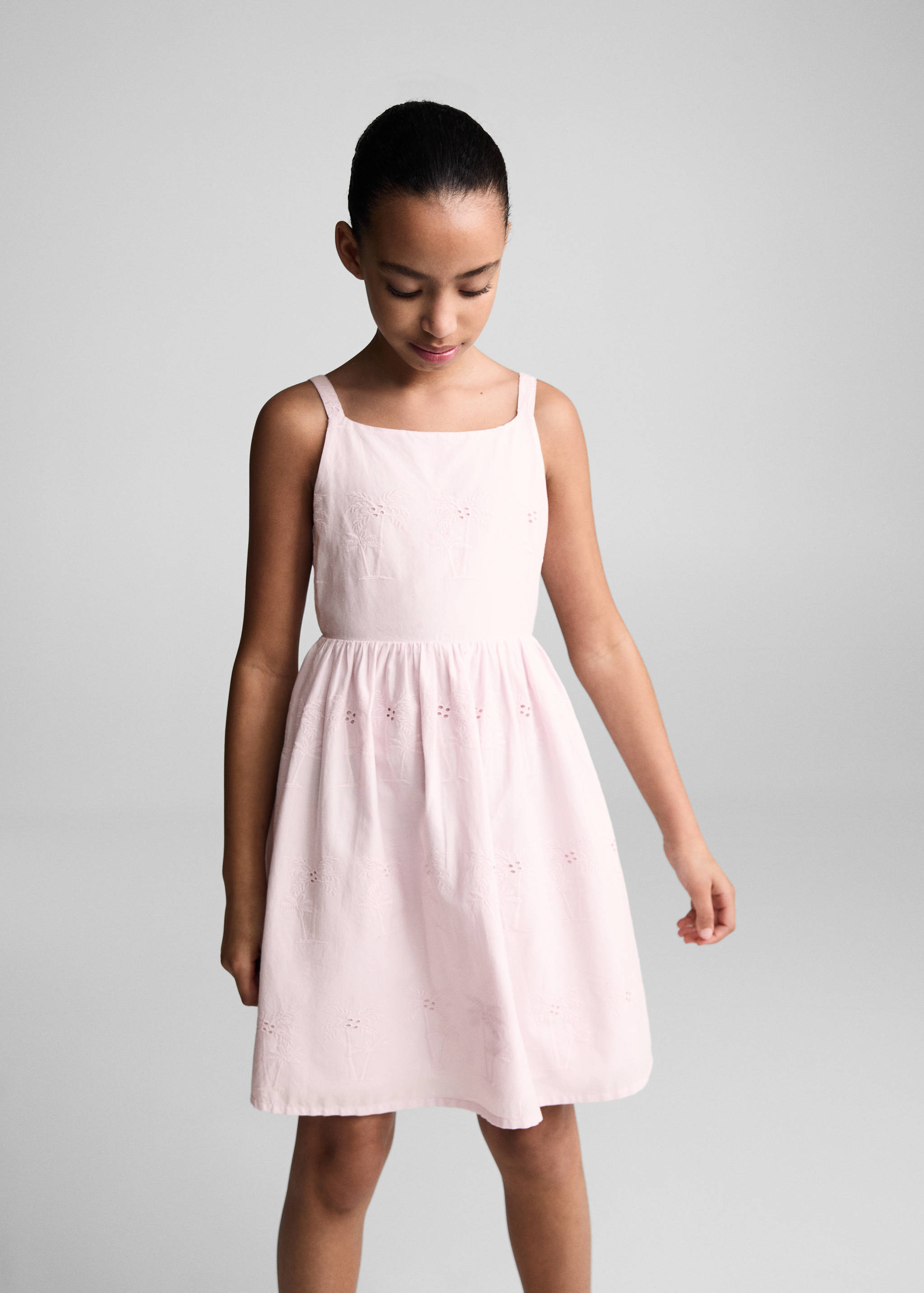 Kleid mit Lochstickerei - Mittlere Ansicht