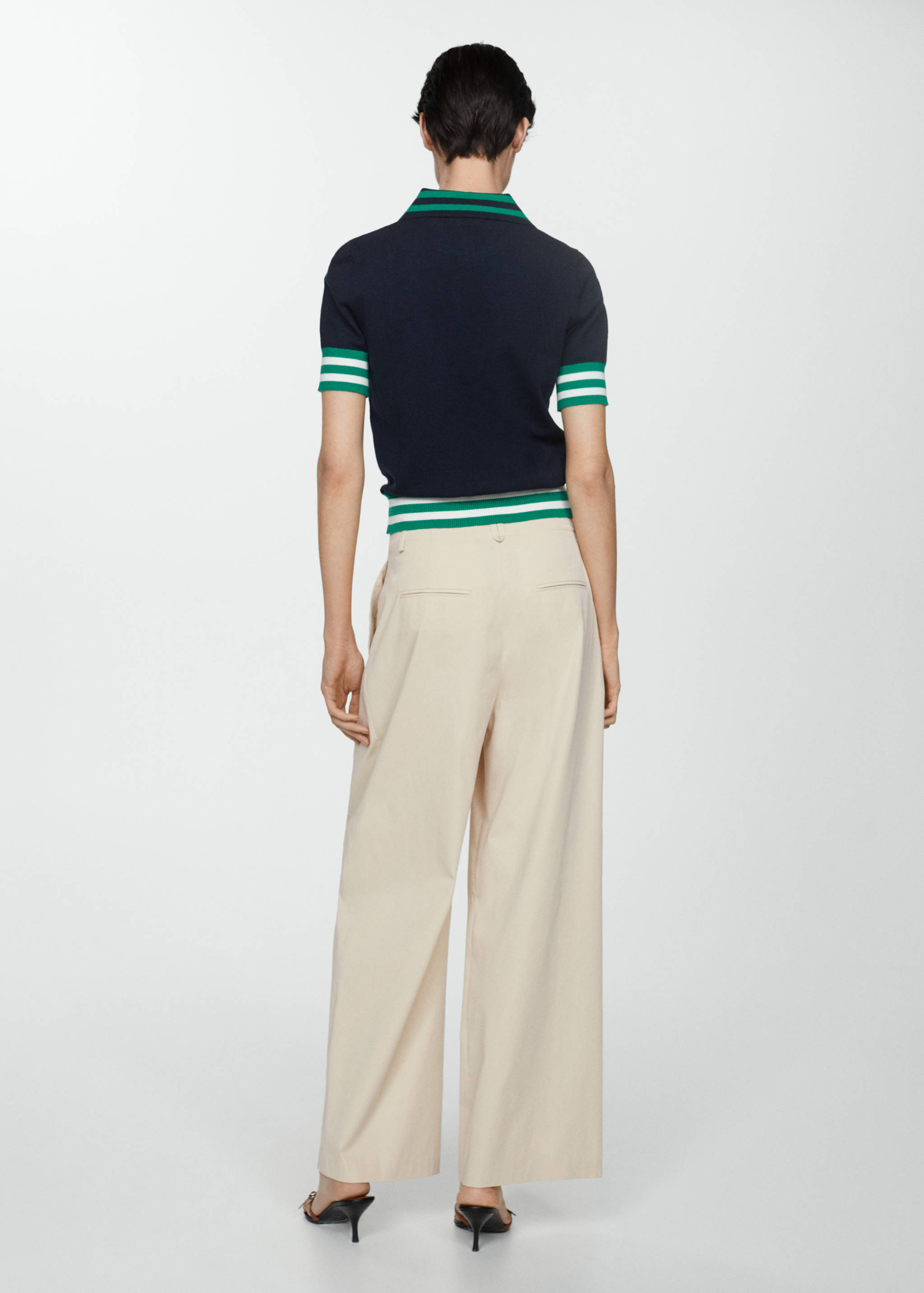 Wide leg pleated trousers - Reverse of the article