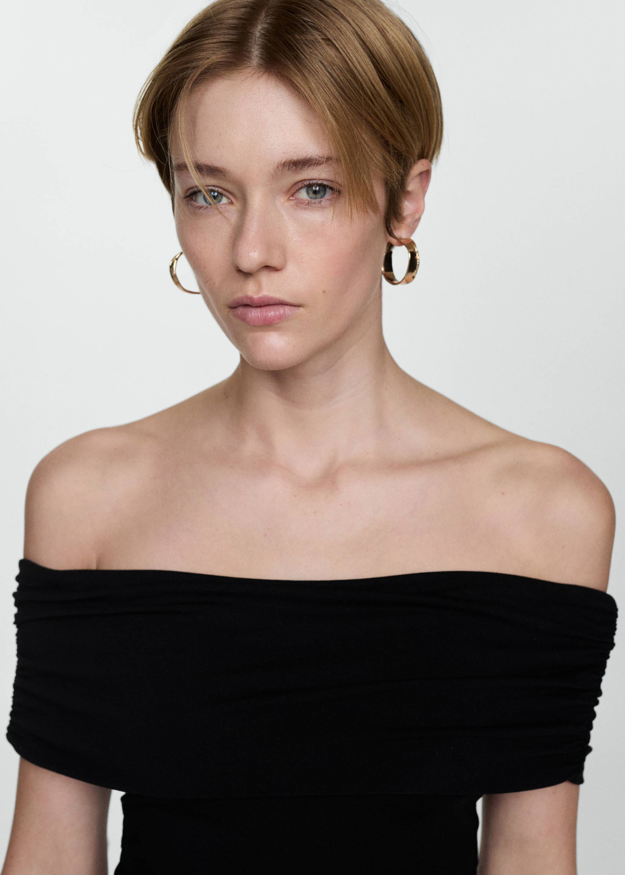 Robe courte épaules dénudées - Détail de l'article 1