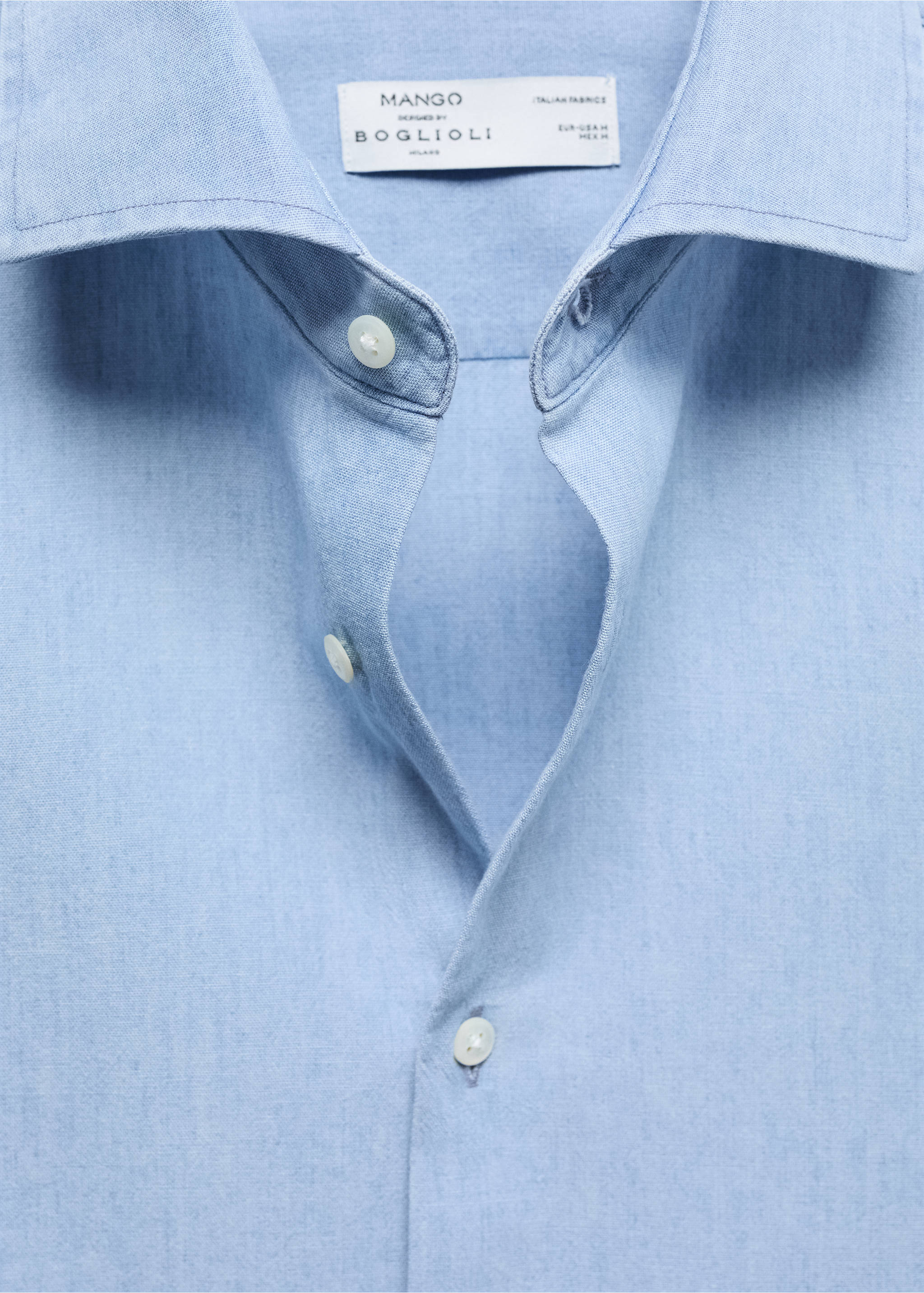 Slim-Fit-Hemd aus 100 % Indigo-Baumwolle - Detail des Artikels 8, Himmelblau. Ref: 67068267-00.