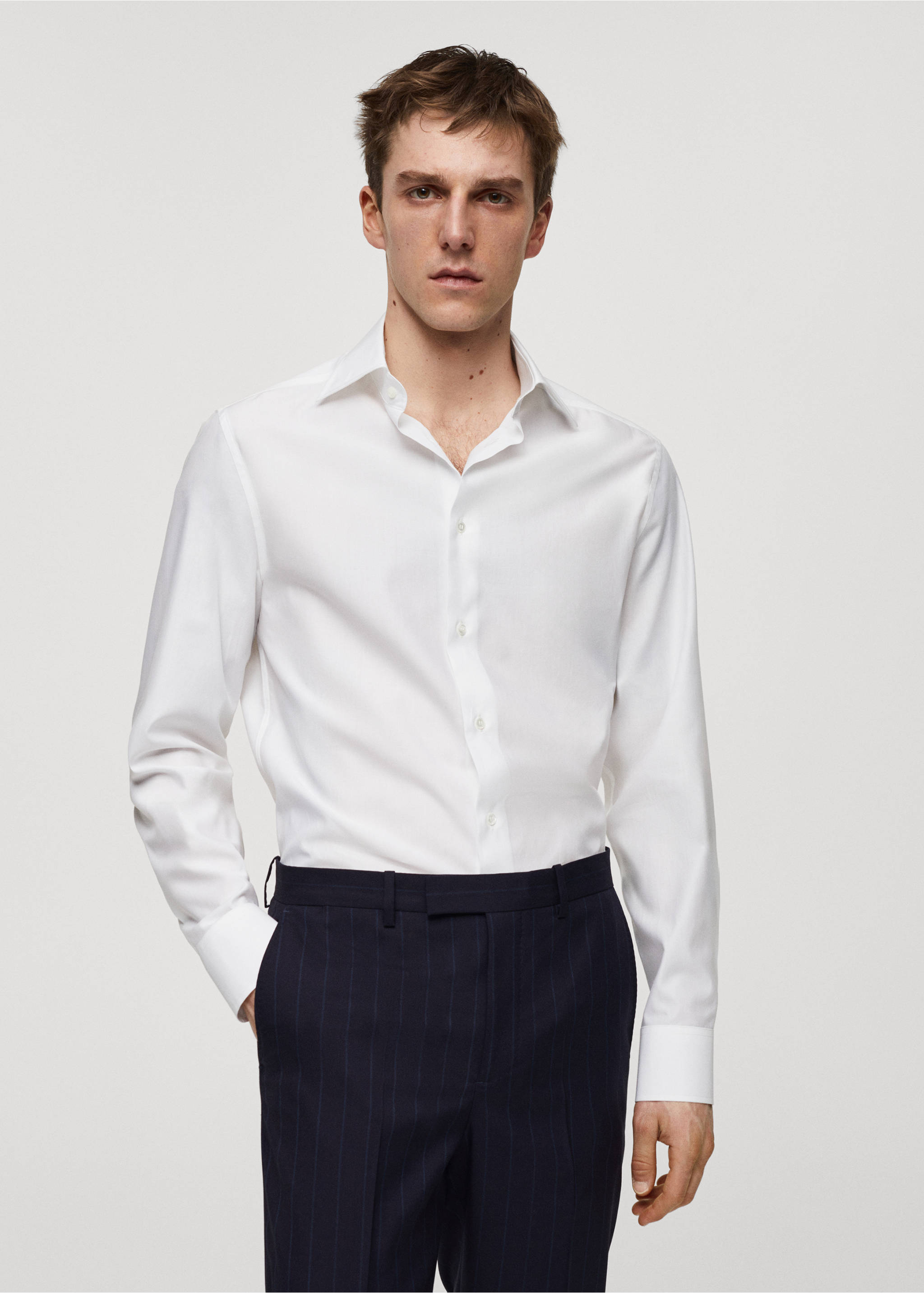 Slim-Fit-Twillhemd aus 100 % Baumwolle - Mittlere Ansicht, Weiß. Ref: 67068268-00.