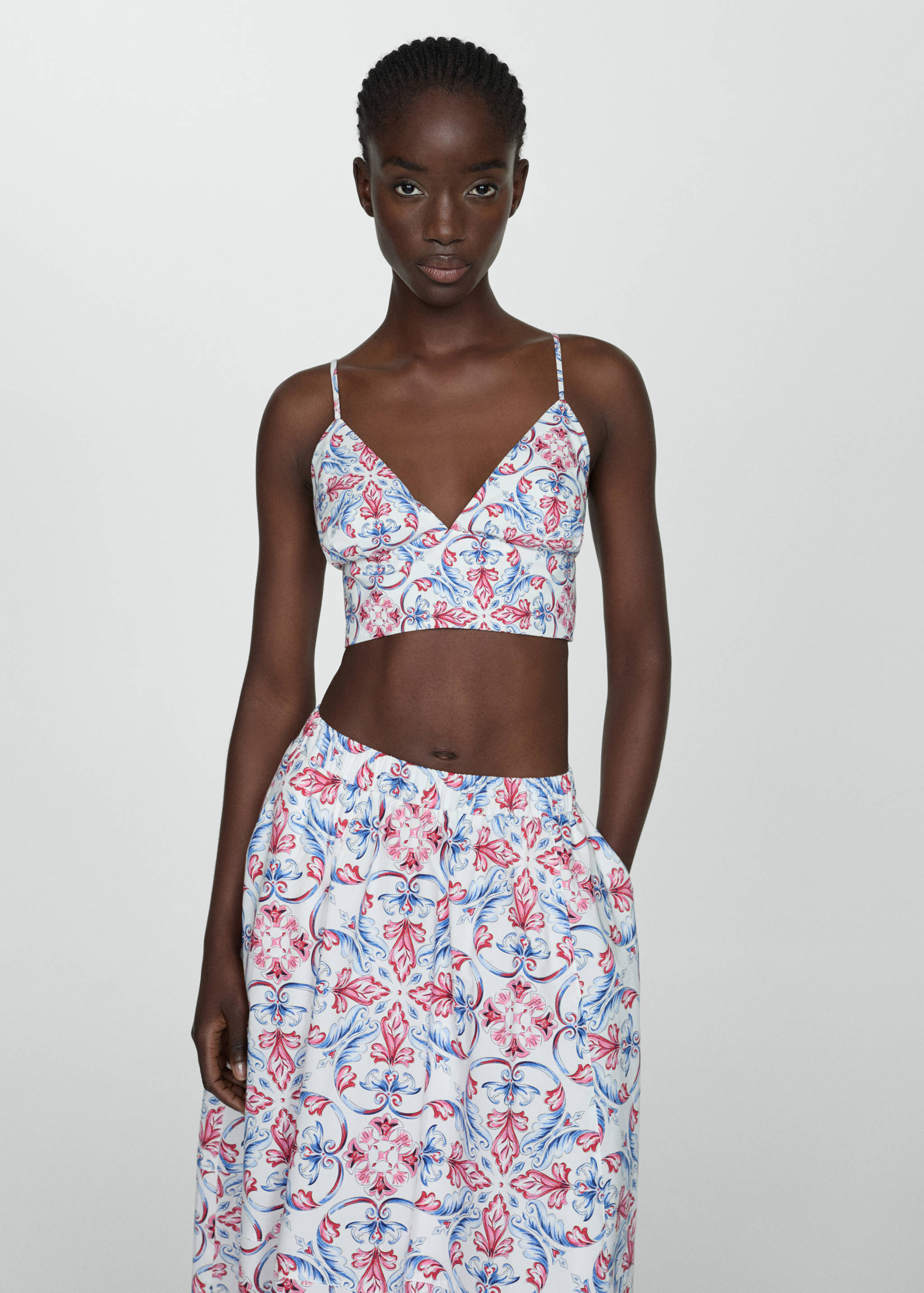 Top crop estampado - Plano medio