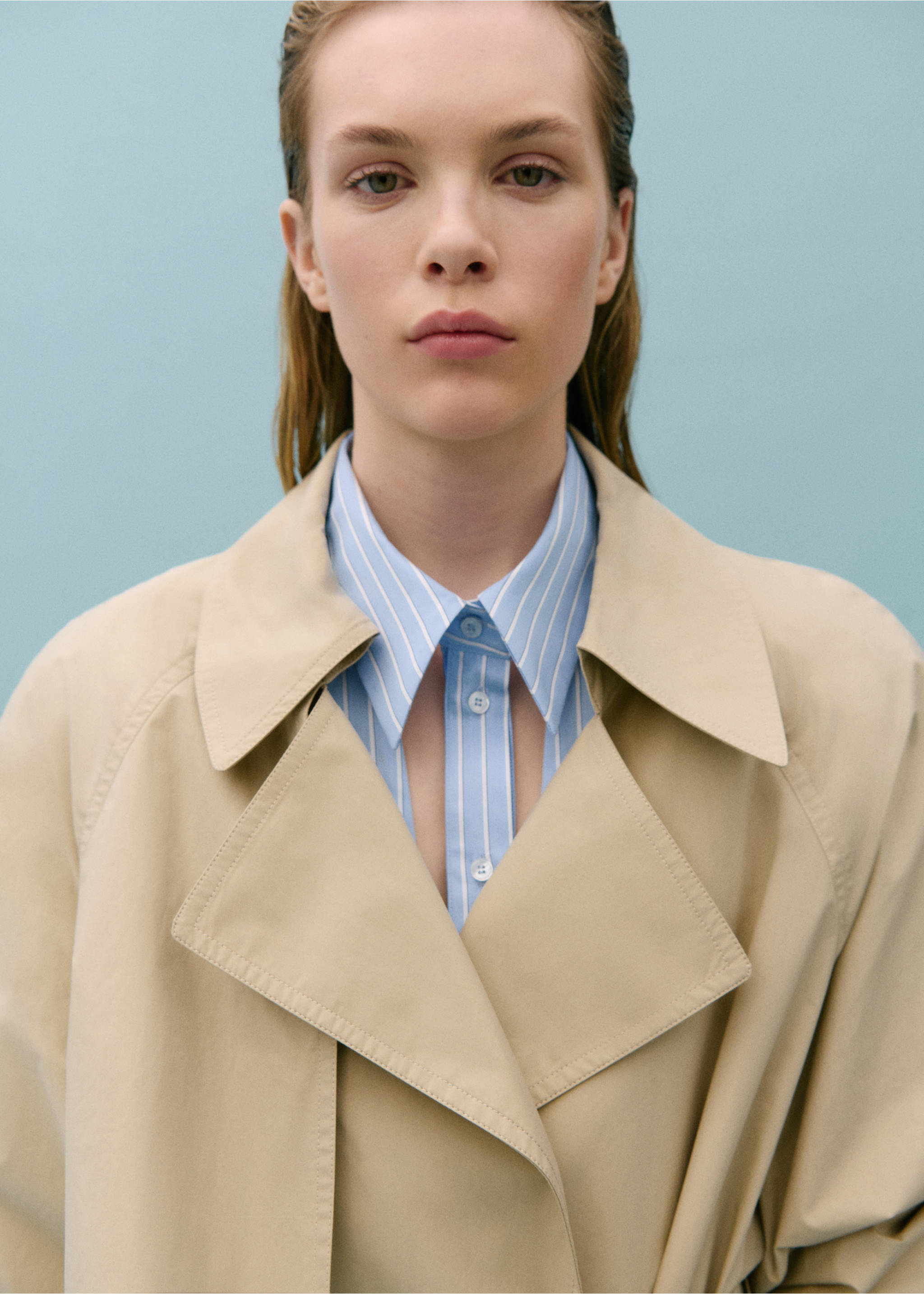 100% cotton long trench coat - Details of the article 1, Beige. Ref: 67068657-00.