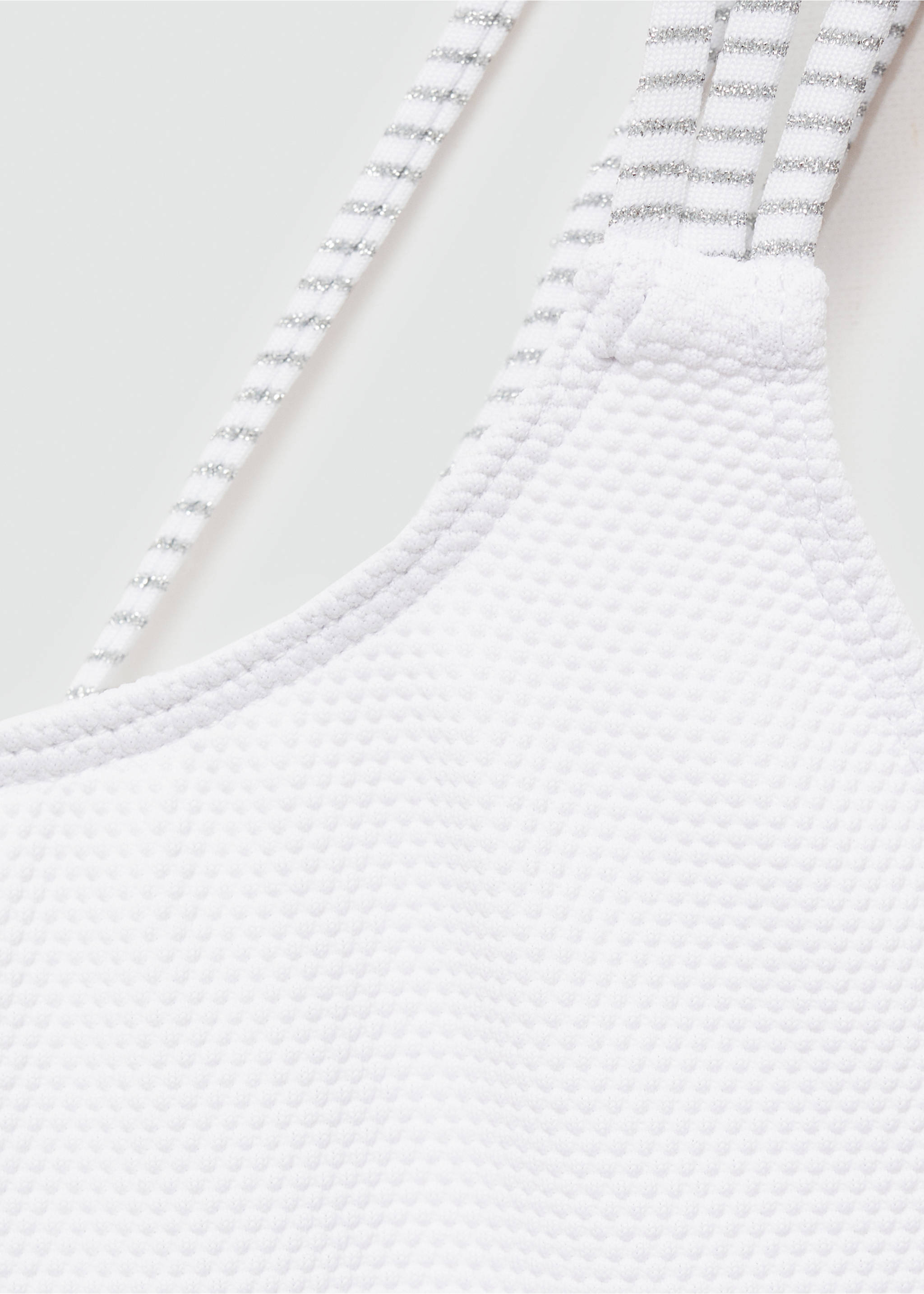 Texturált anyagú, hátul keresztezett fürdőruha - A termék adatai 8, Fehér. Ref: 67068659-00.