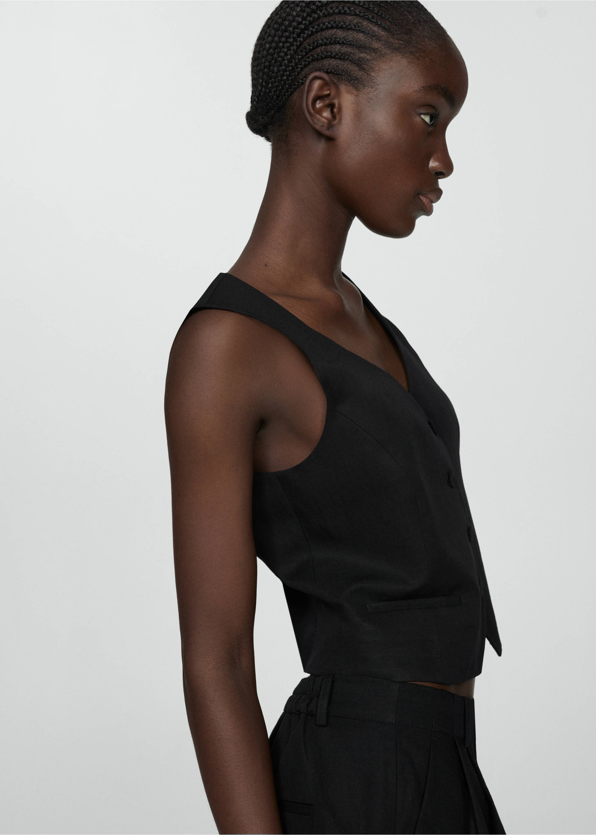 Linen waistcoat with buttons - Details of the article 2, Black. Ref: 67069229-00.