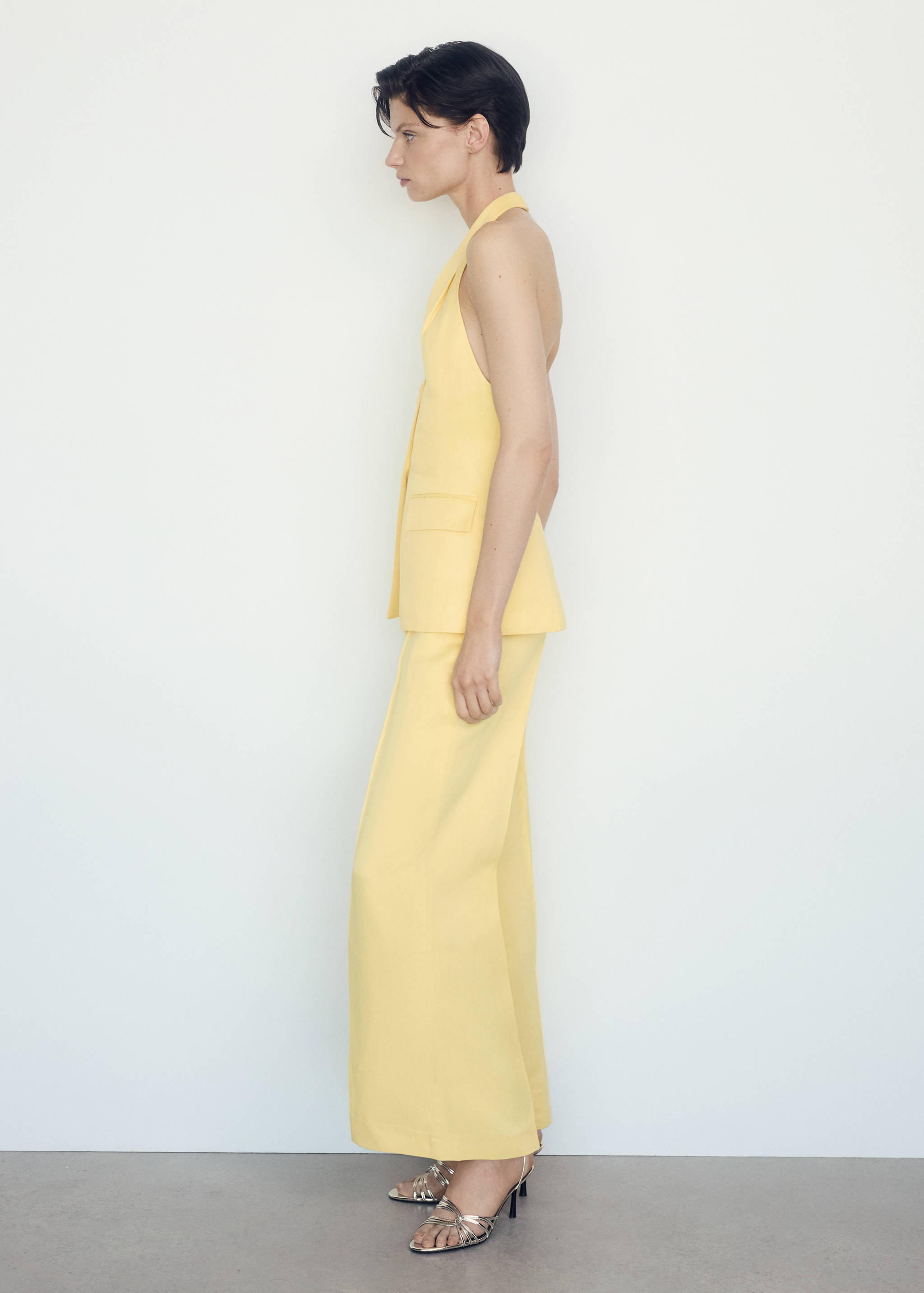 Flared pants with pleated detail - Details of the article 1