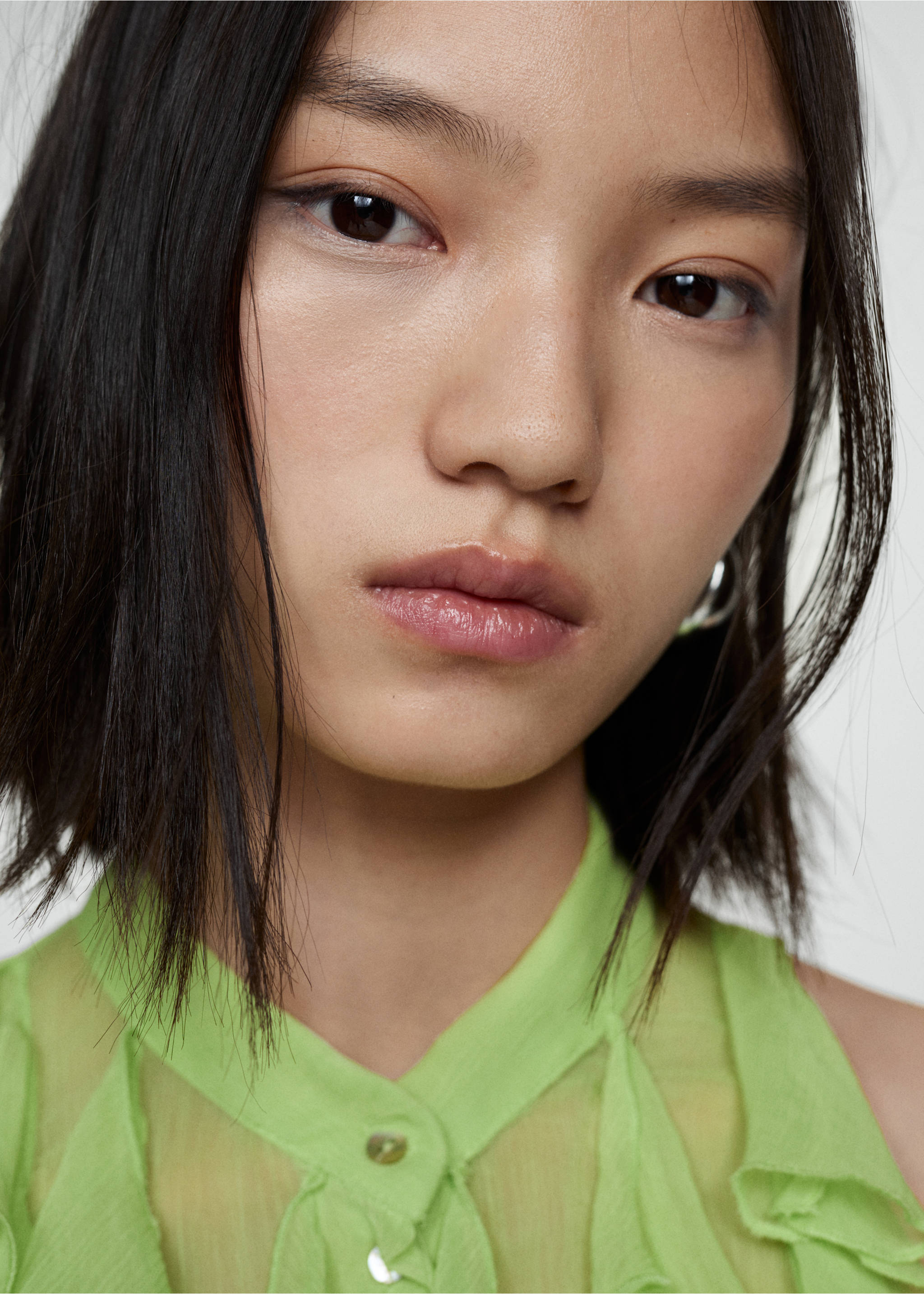 Blouse semi-transparente volants - Détail de l'article 1, Vert. Ref: 67069233-00.