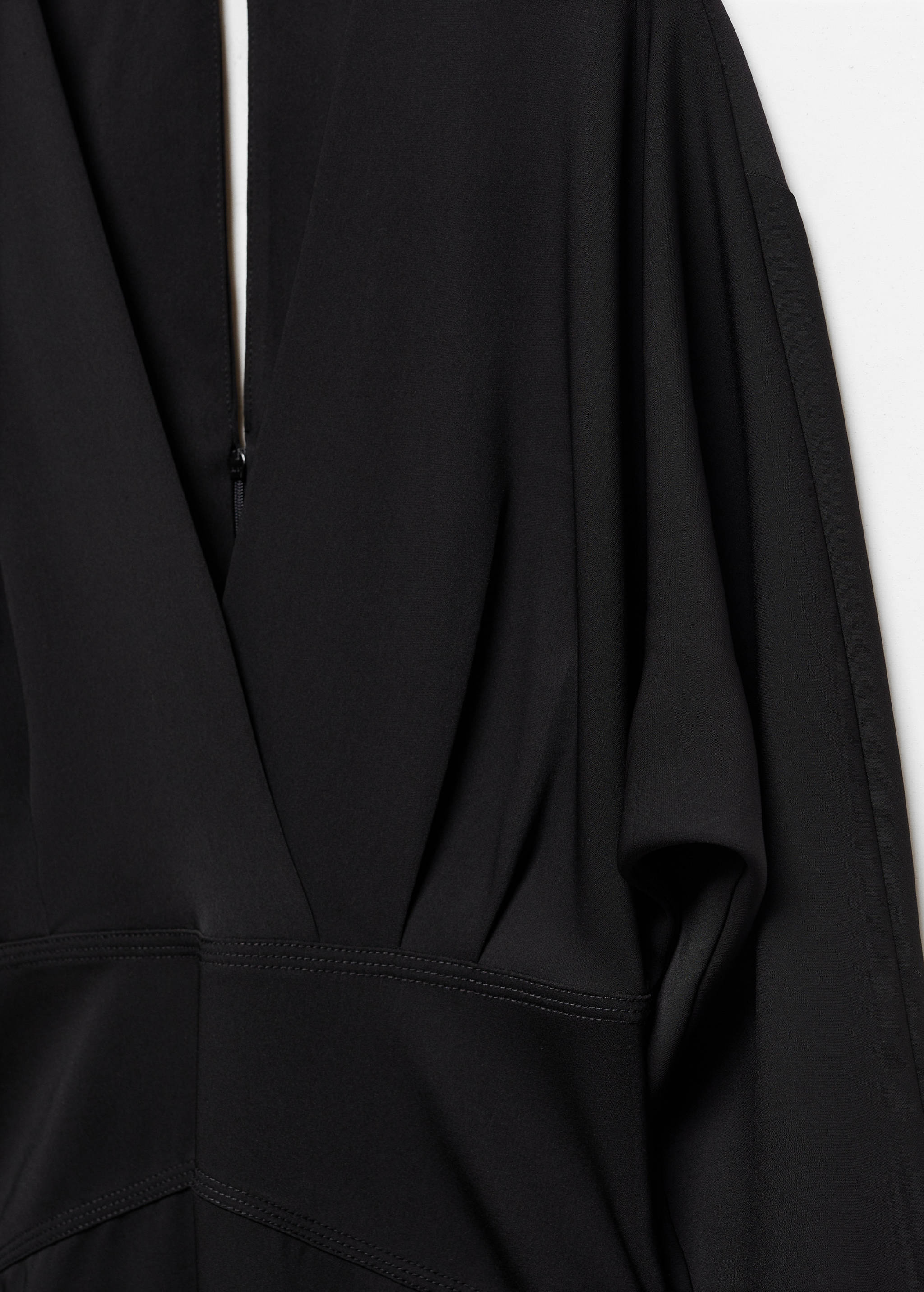 Átlapolt kivágású ruha nyílásokkal - A termék adatai 8