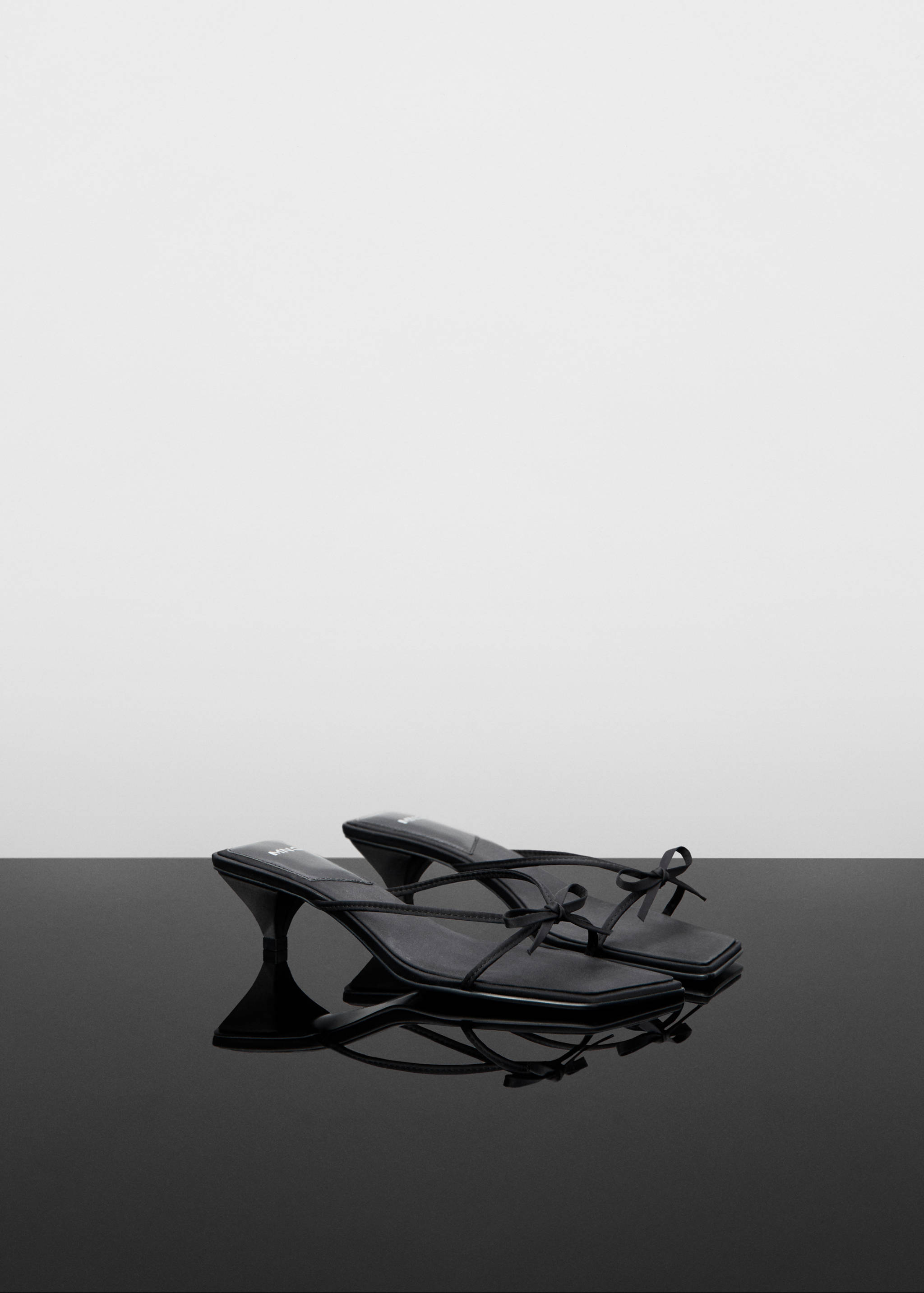 Bow heel sandals - Medium plane