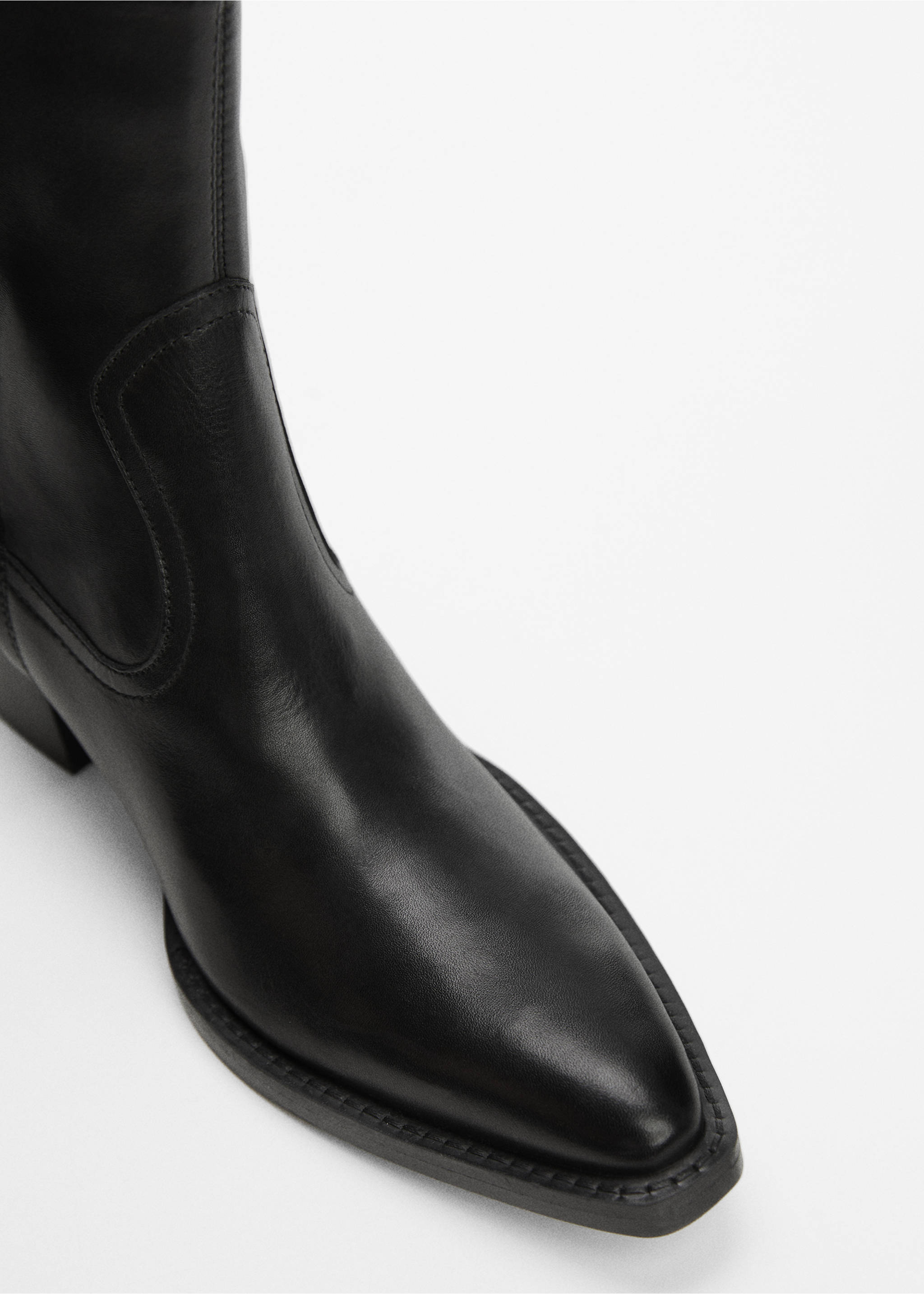 Leather pointed ankle boots - Details of the article 2, Black. Ref: 67070444-00.