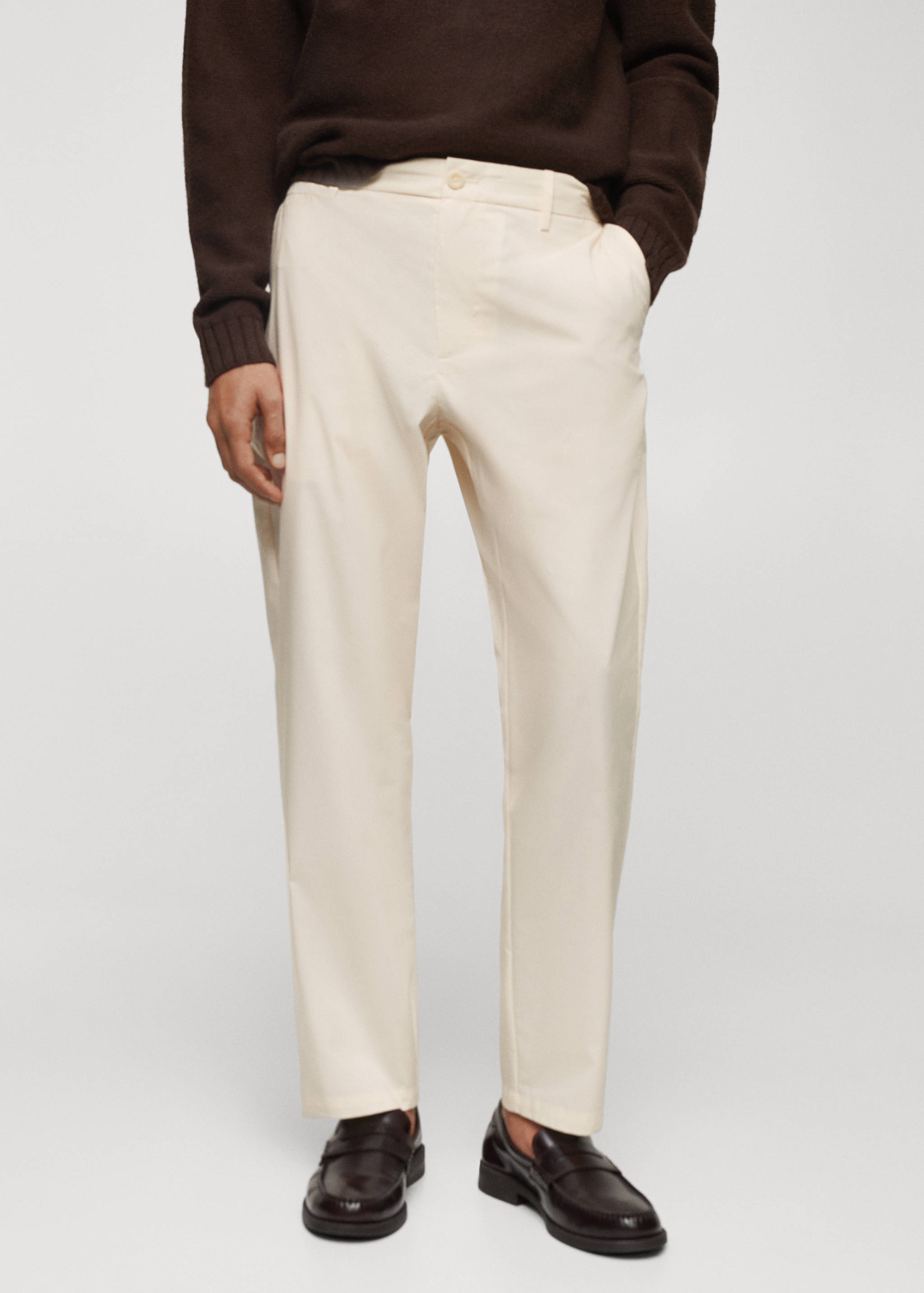 Pantalón chino algodón - Plano medio