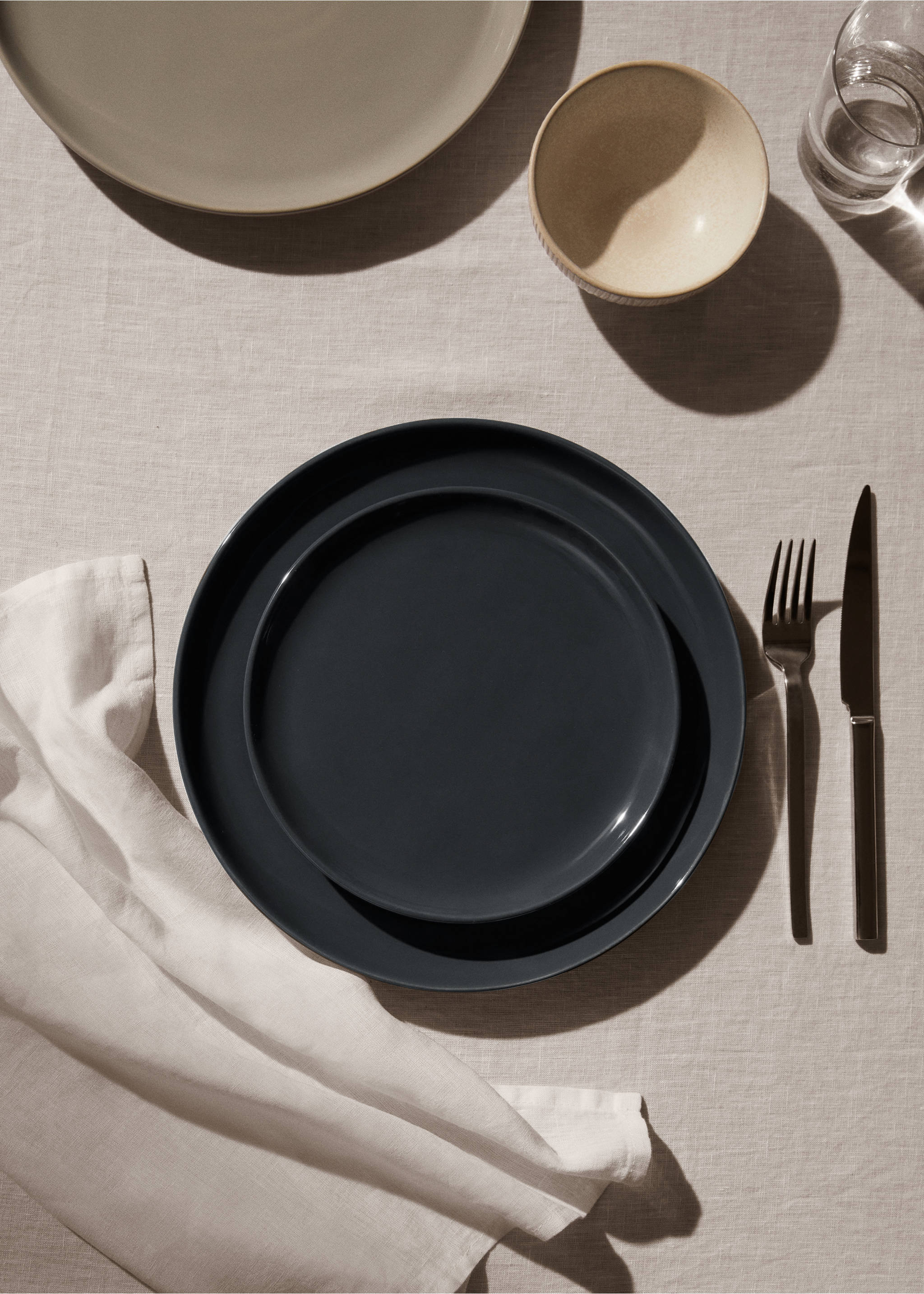 Stoneware dessert plate - General plane, Dark Heather Grey. Ref: 67070477-00.