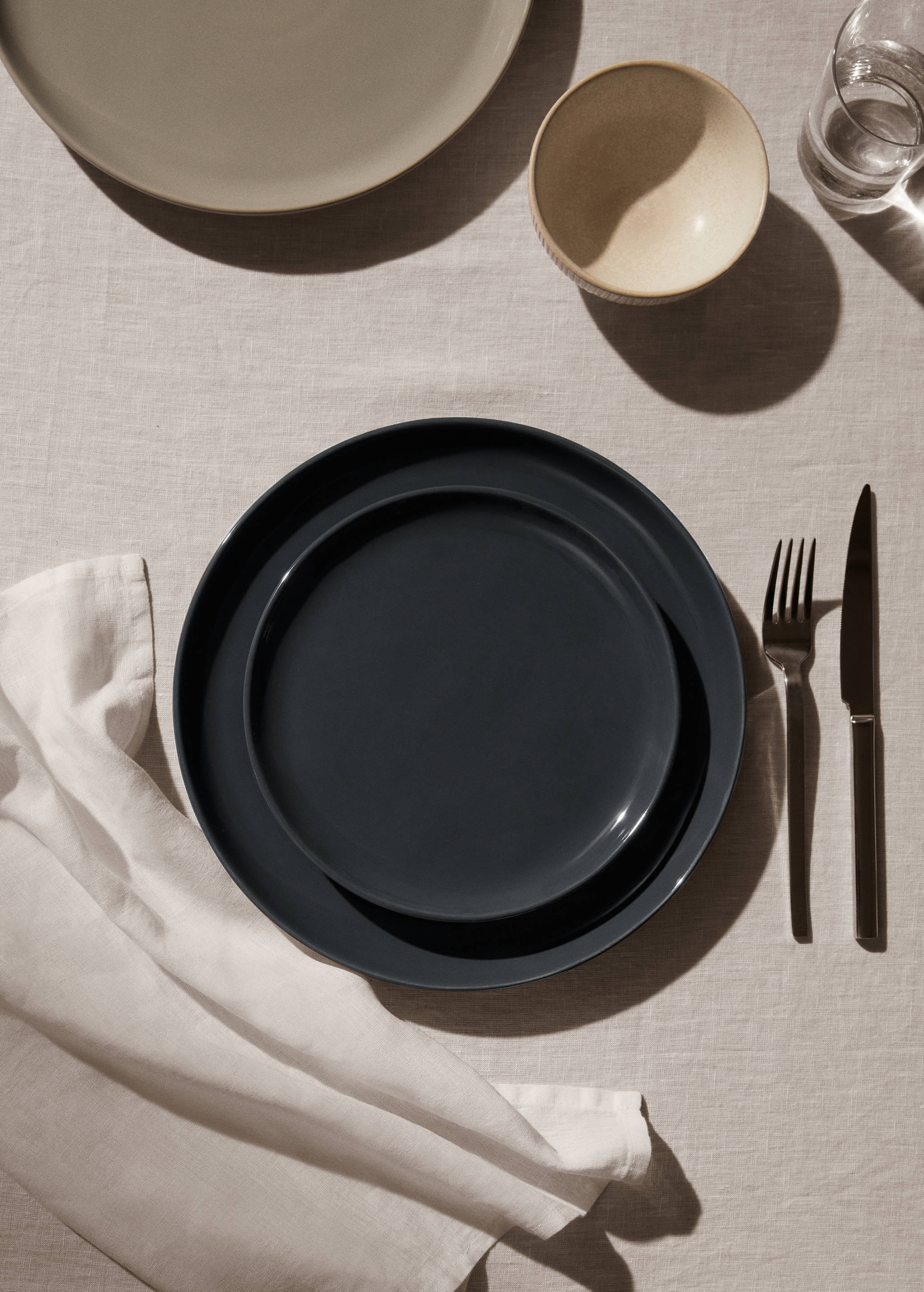 Stoneware dessert plate - General plane
