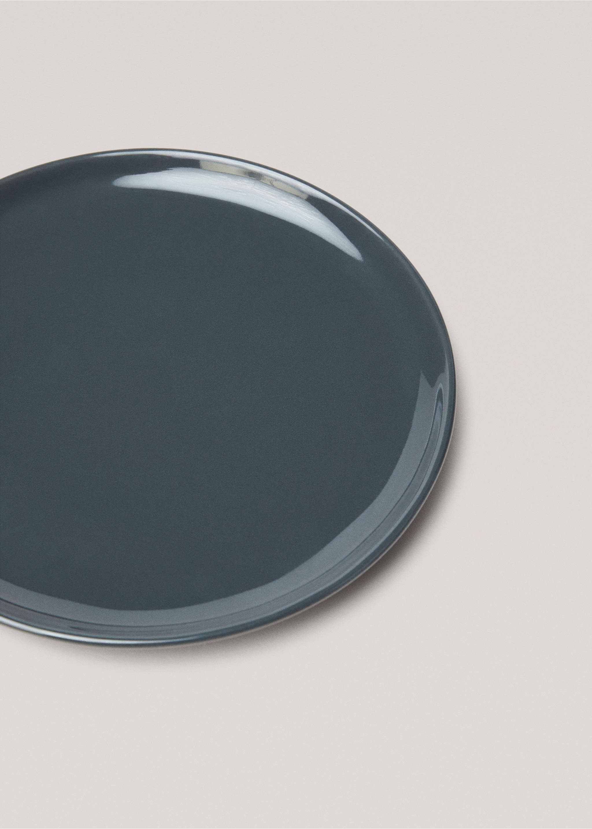 Stoneware dessert plate - Details of the article 1, Dark Heather Grey. Ref: 67070477-00.