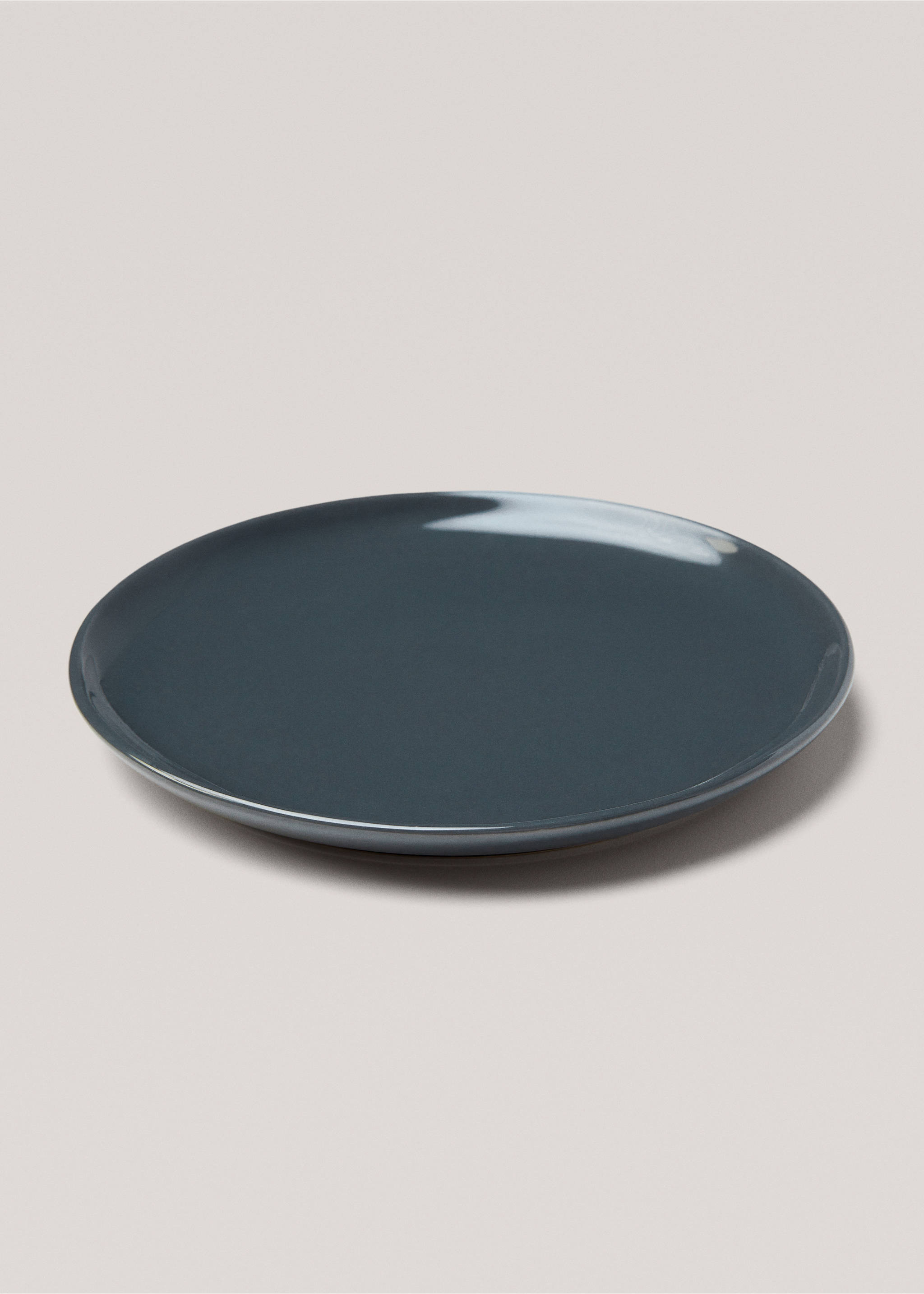 Stoneware dessert plate - Details of the article 2, Dark Heather Grey. Ref: 67070477-00.