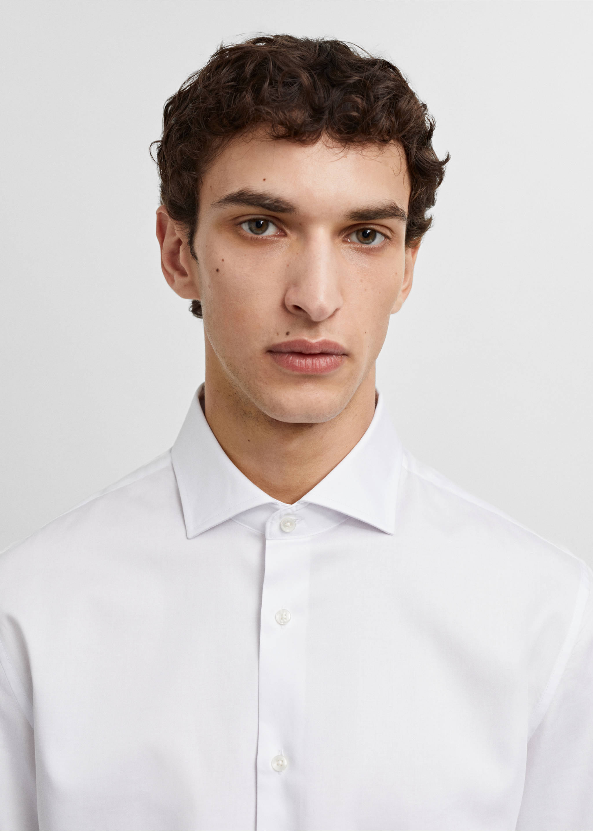 Regular-fit suit shirt with cufflinks - Details of the article 1, White. Ref: 67070623-00.