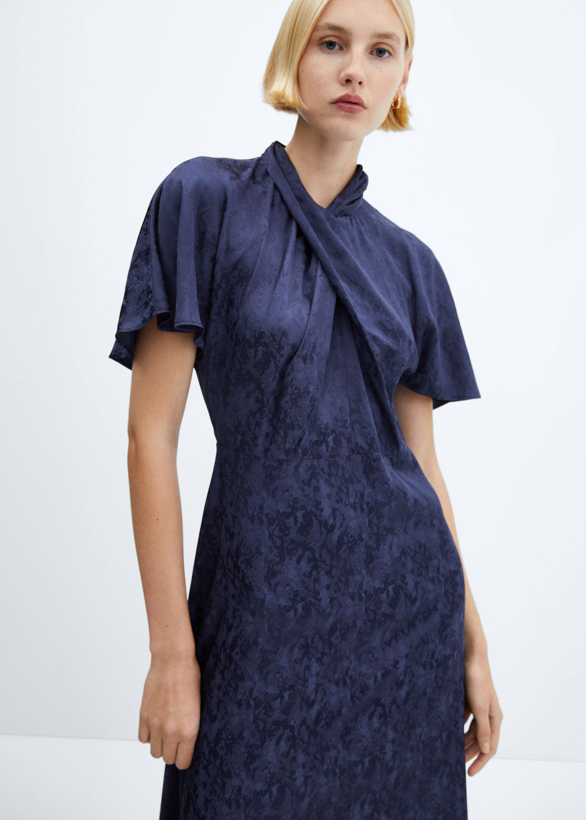 Cross-neck jacquard dress - Medium plane