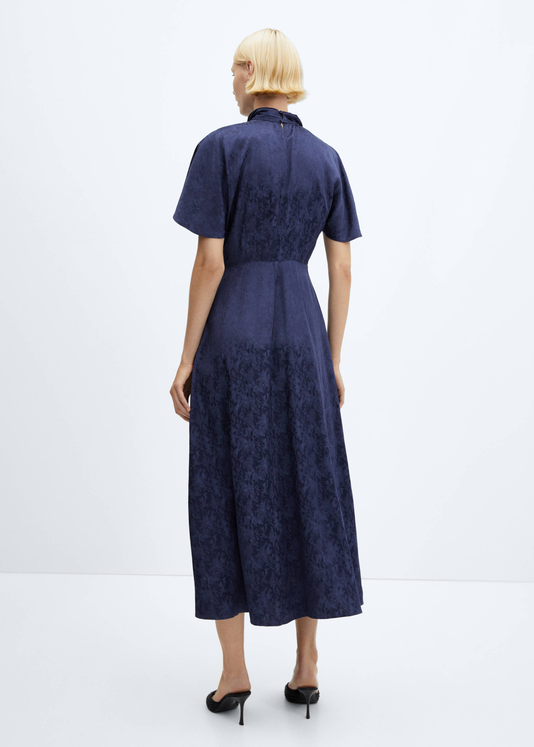 Cross-neck jacquard dress - Reverse of the article