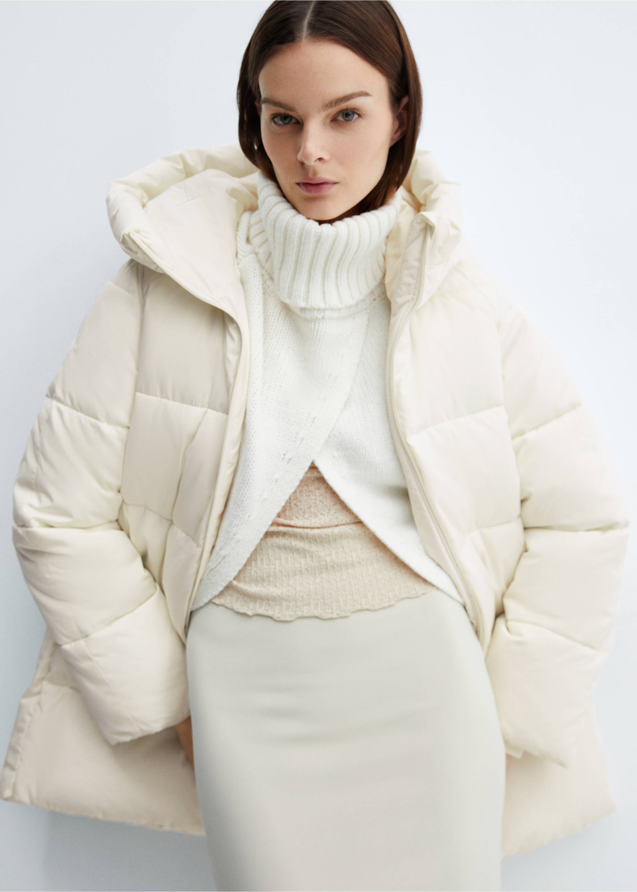 Hood puffer coat - Details of the article 1, Off White. Ref: 67070640-00.