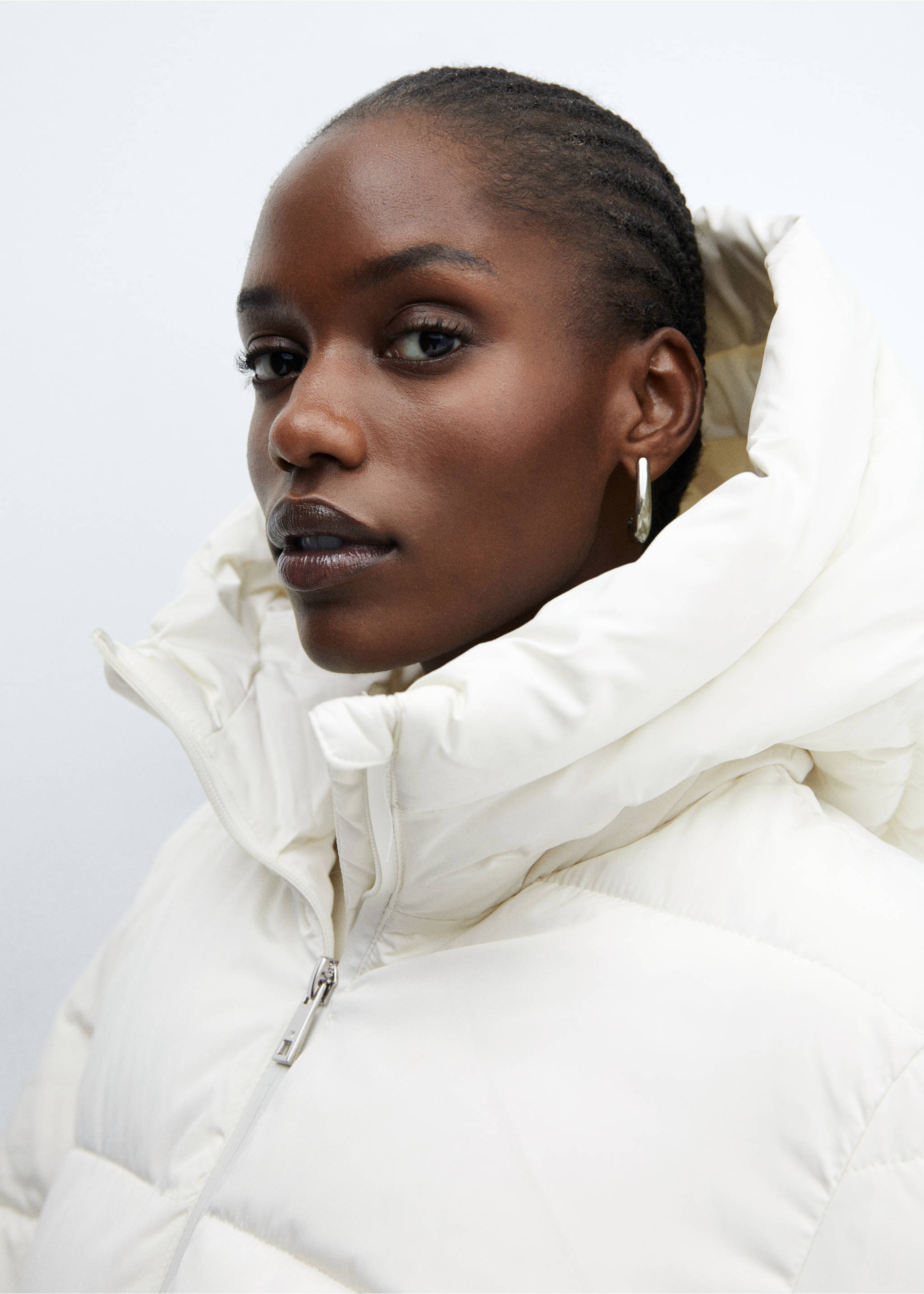 Hood puffer coat - Details of the article 4, Off White. Ref: 67070640-00.