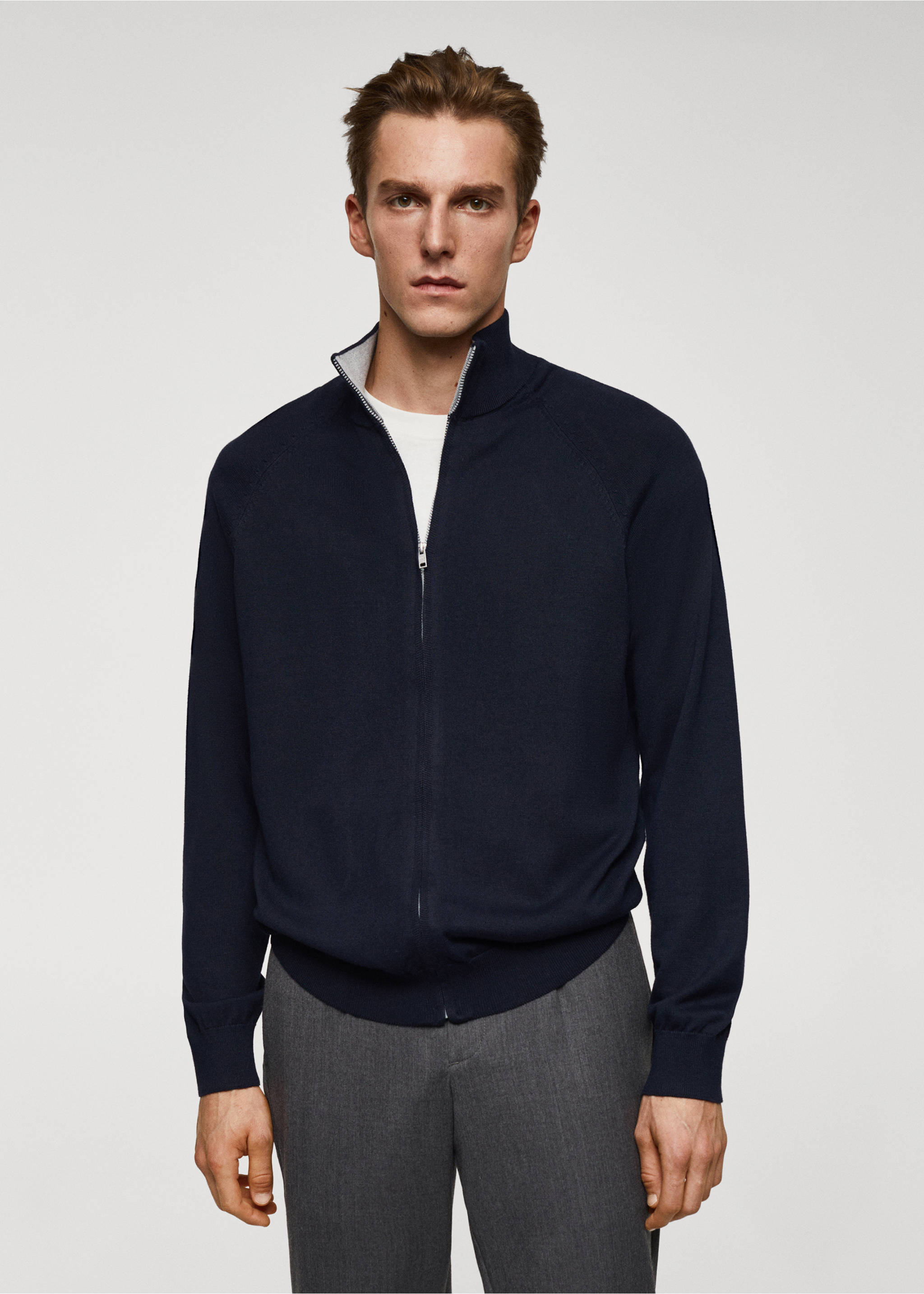 Baumwollstrickjacke mit Zipper - Mittlere Ansicht, Marineblau. Ref: 67070645-00.