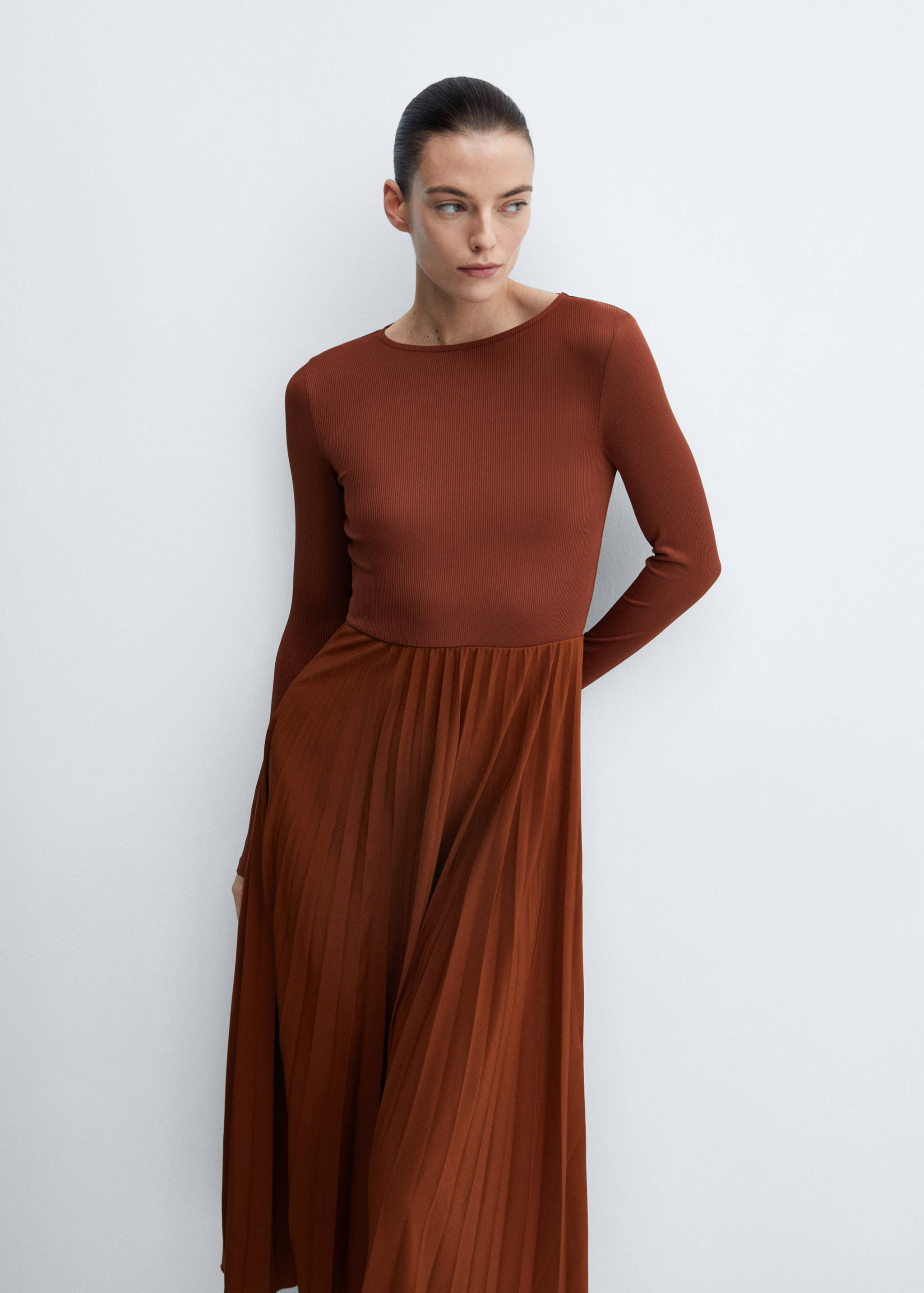 Pleated hem dress - Medium plane