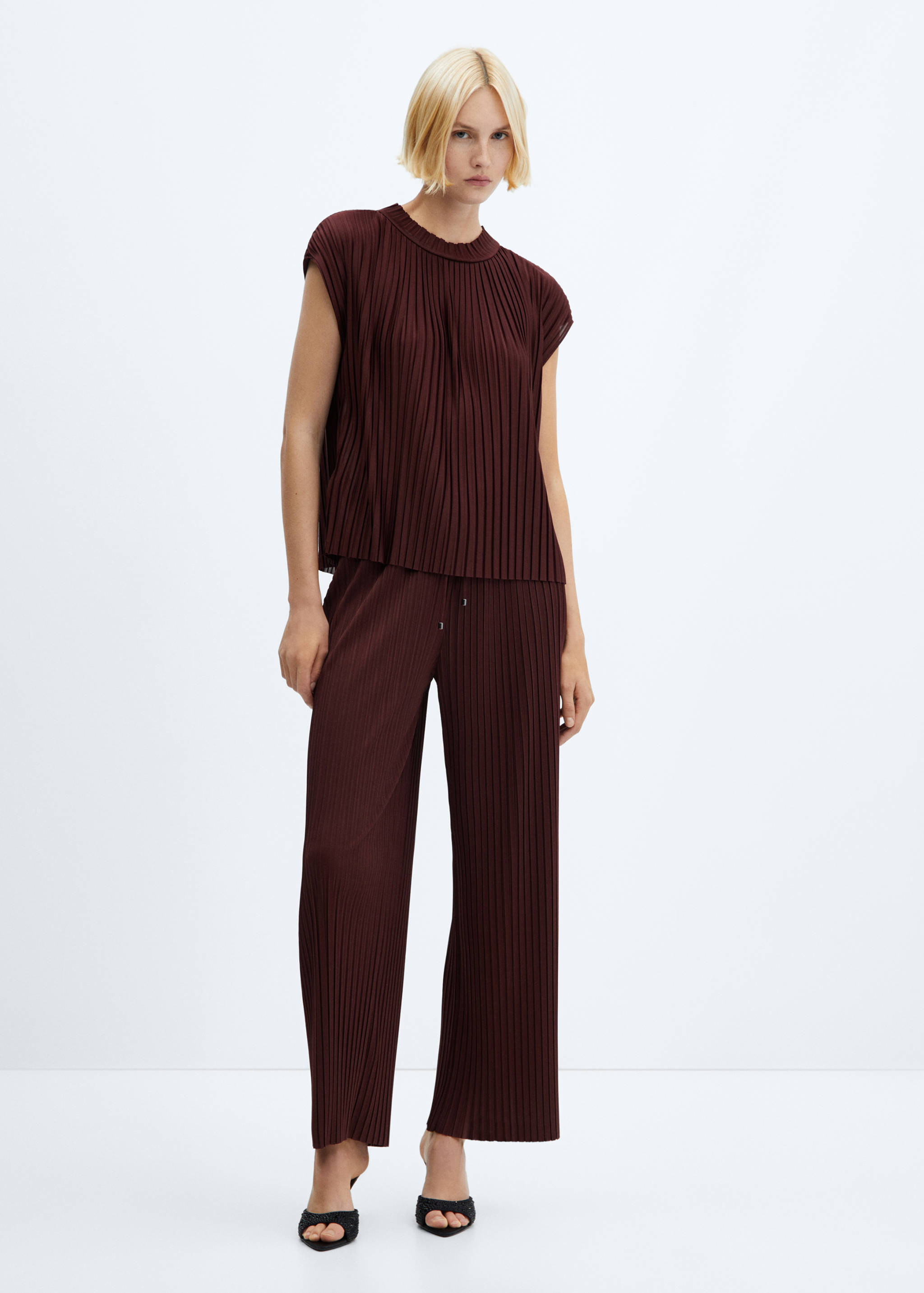 Rövid ujjú, pliszírozott felső - Általános sík