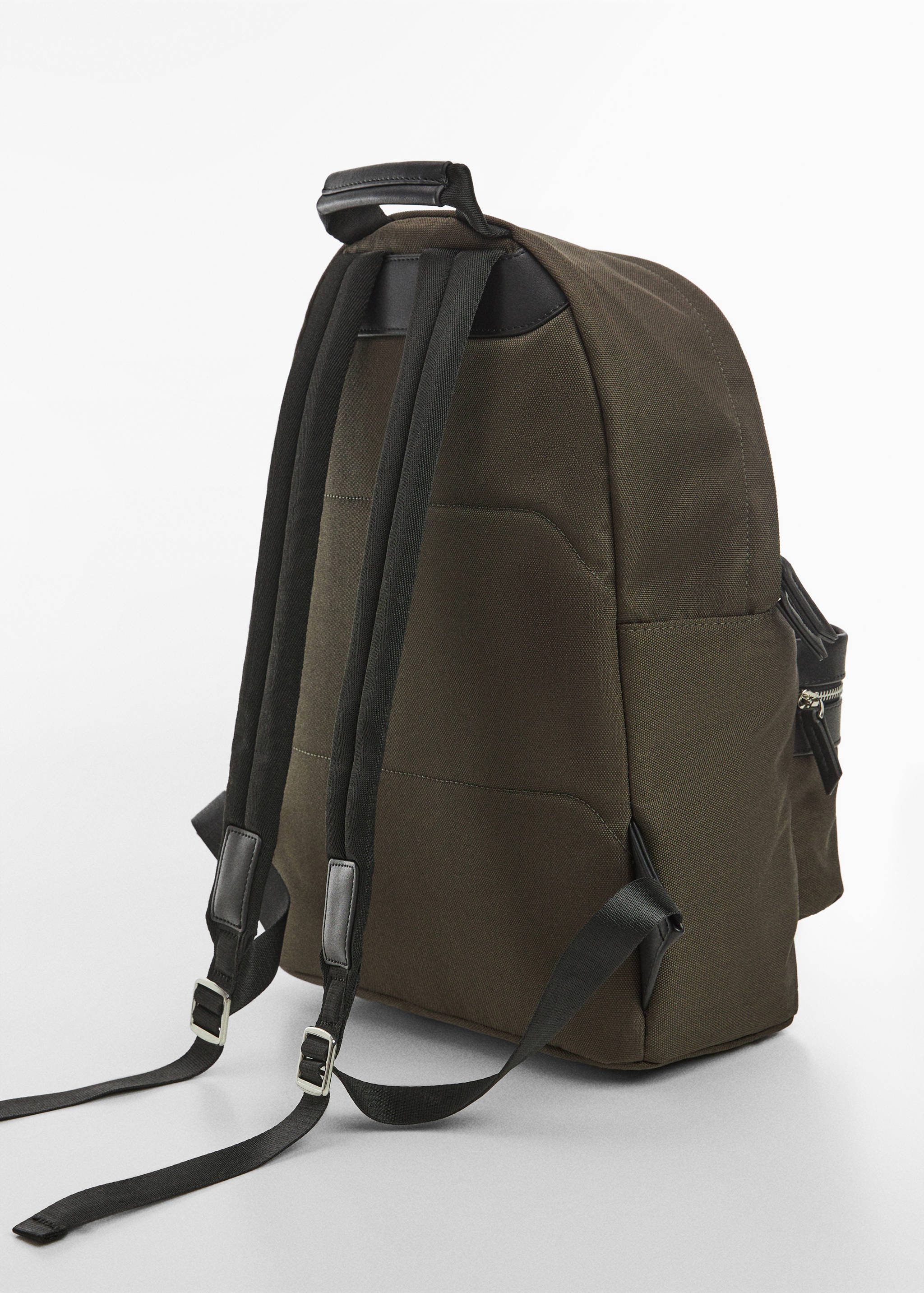 Rucksack mit Details in Leder-Optik - Mittlere Ansicht