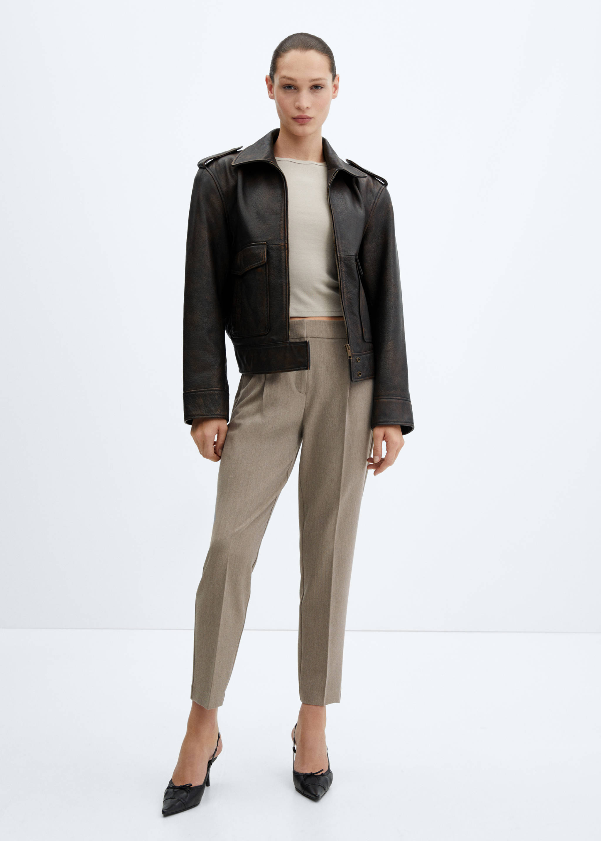 Straight-fit pleated trousers - General plane
