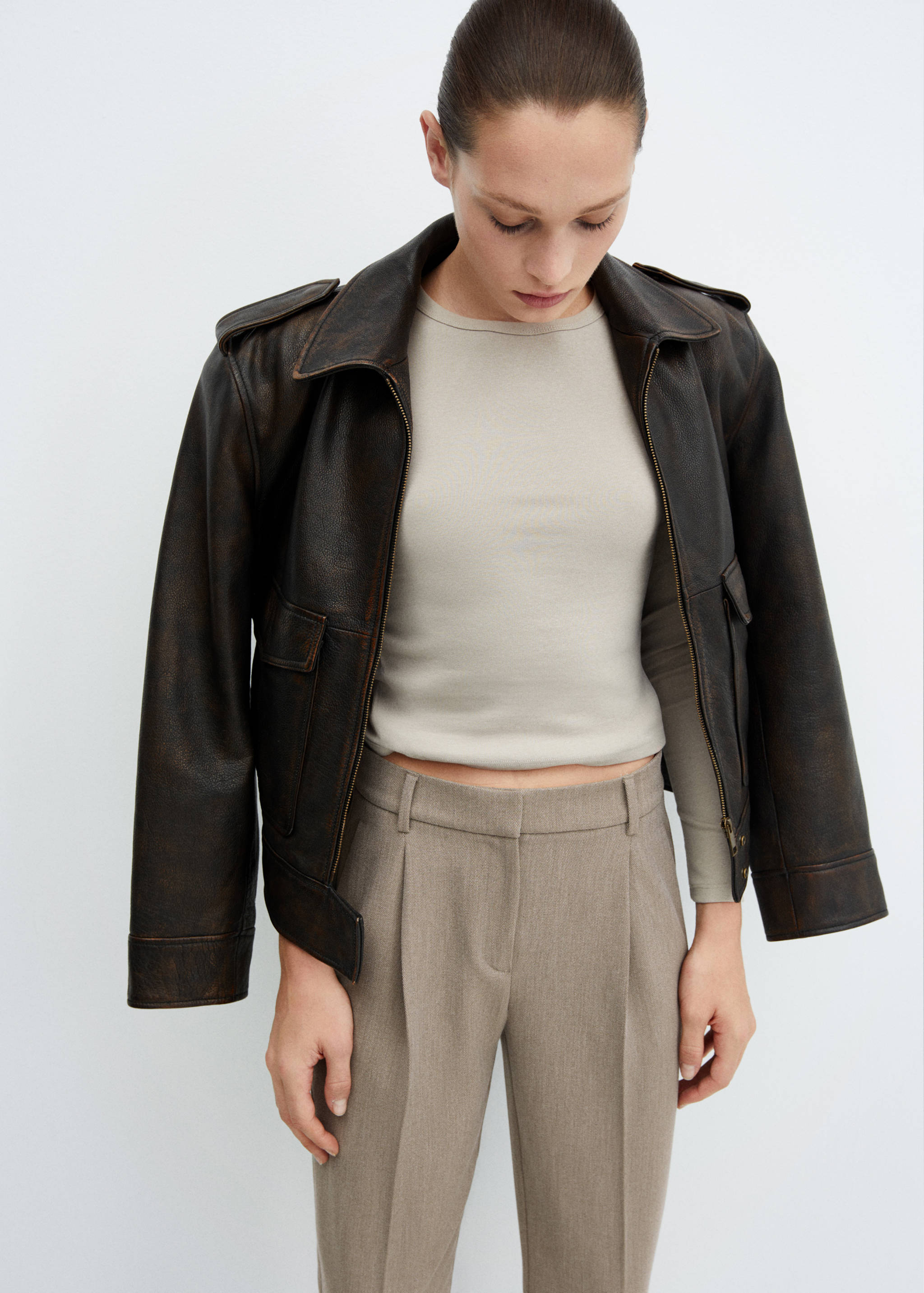 Straight-fit pleated trousers - Details of the article 3