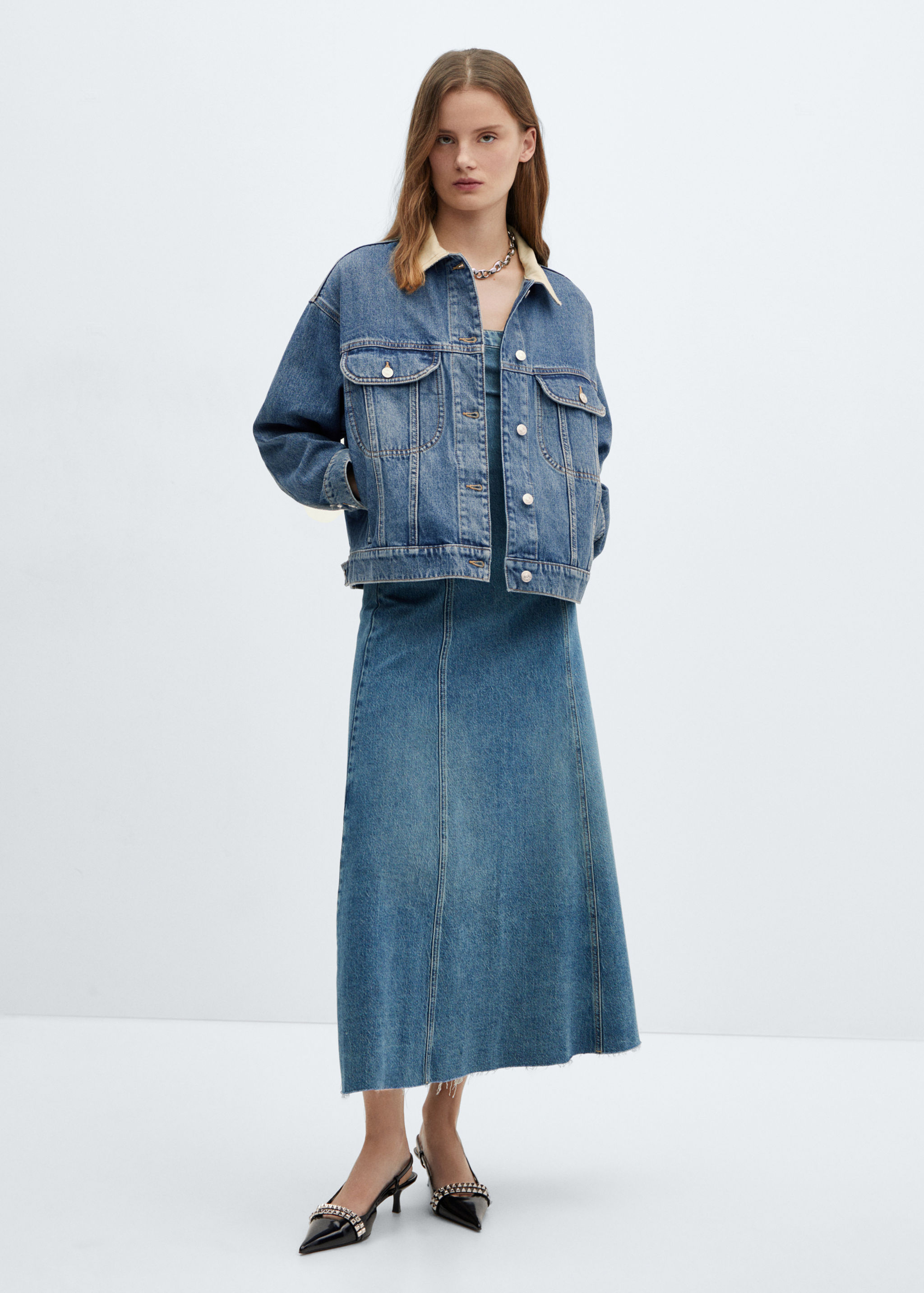 Blouson en jean contrasté - Plan général