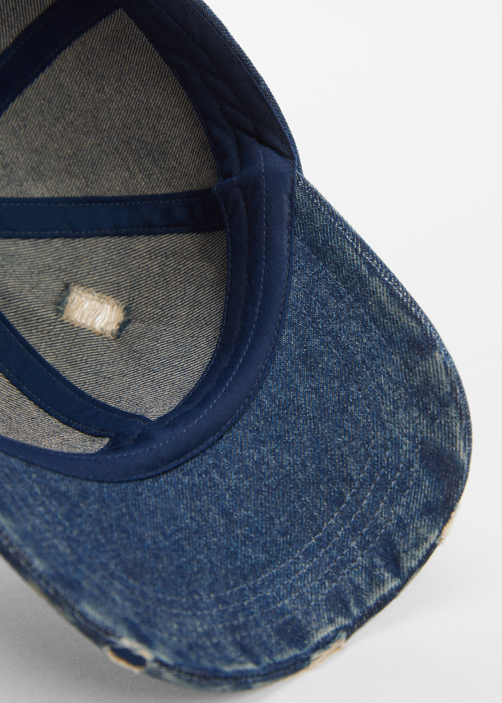 Casquette déchirée denim - Détail de l'article 2