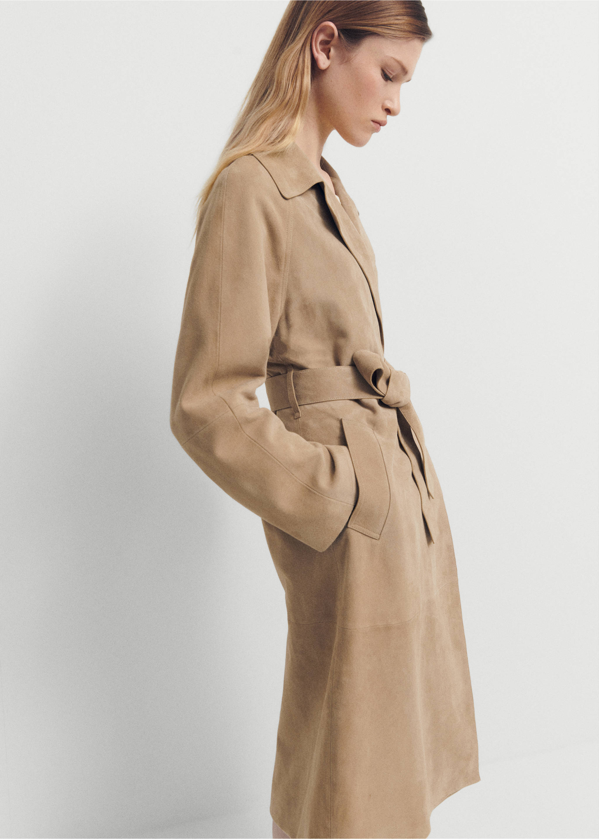 100% suede trench coat - Details of the article 1, Ice Grey. Ref: 67074035-00.