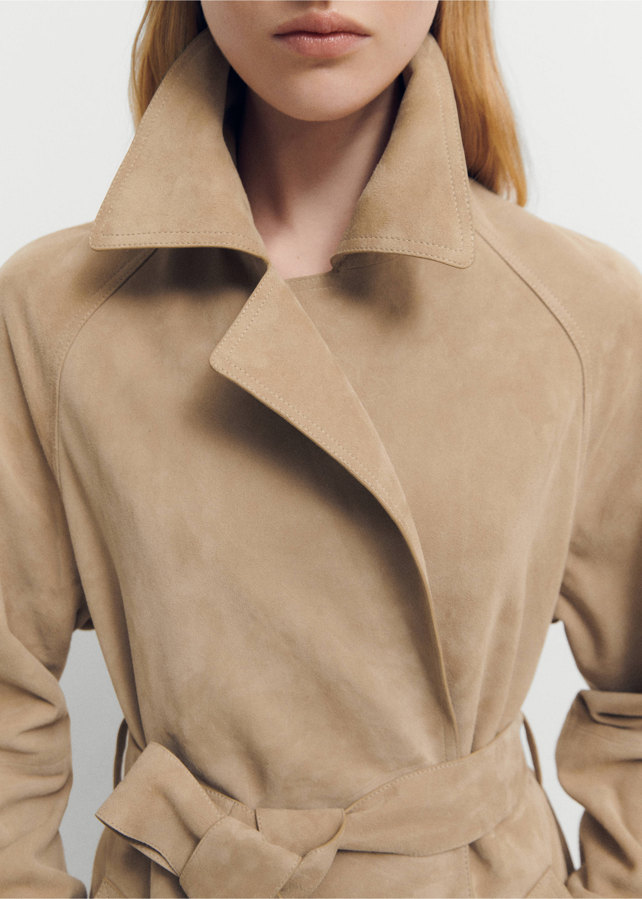 100% suede trench coat - Details of the article 6, Ice Grey. Ref: 67074035-00.