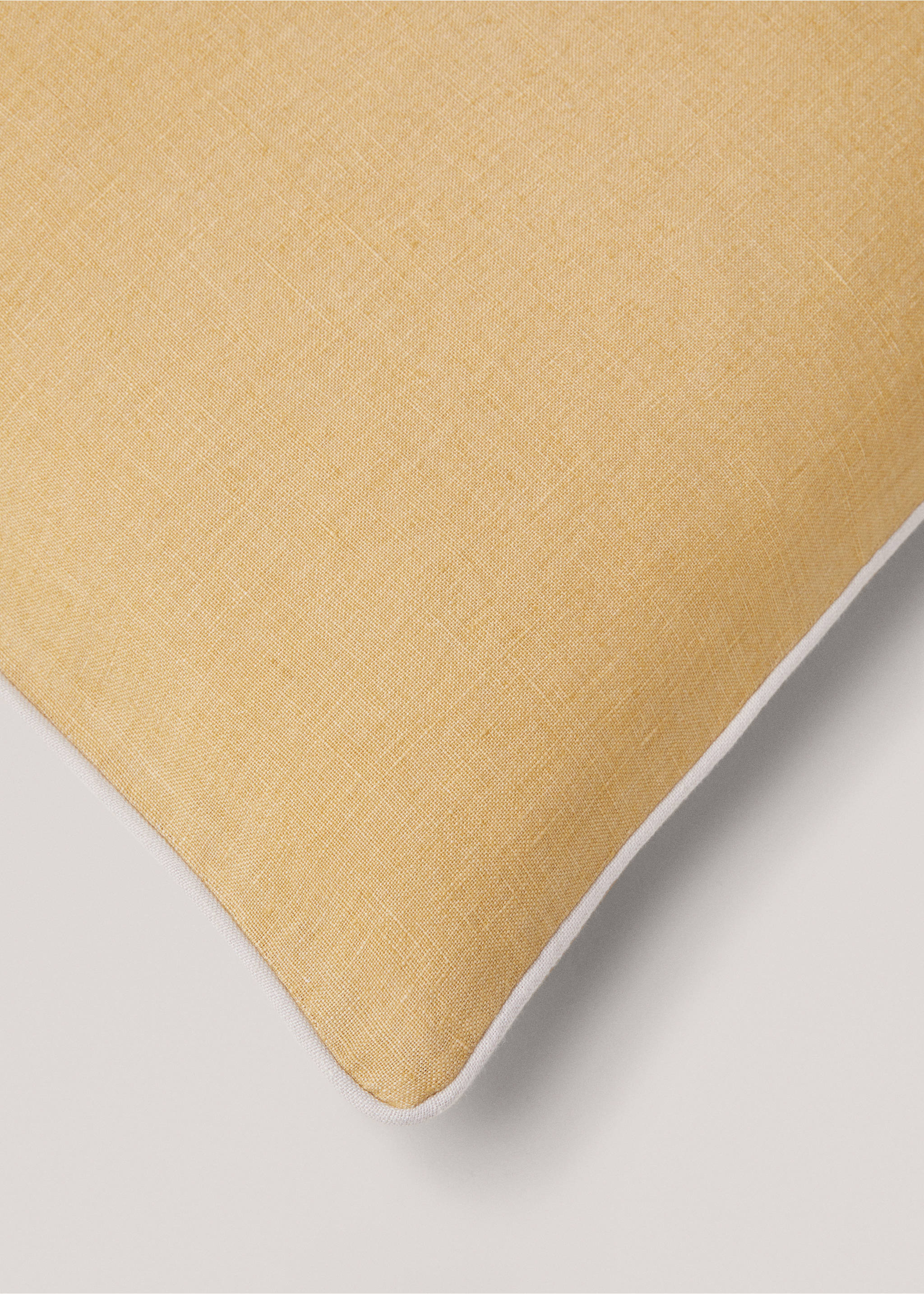 Housse de coussin 100 % lin liseré 60 x 60 cm - Détail de l'article 3, Ocre. Ref: 67074042-00.