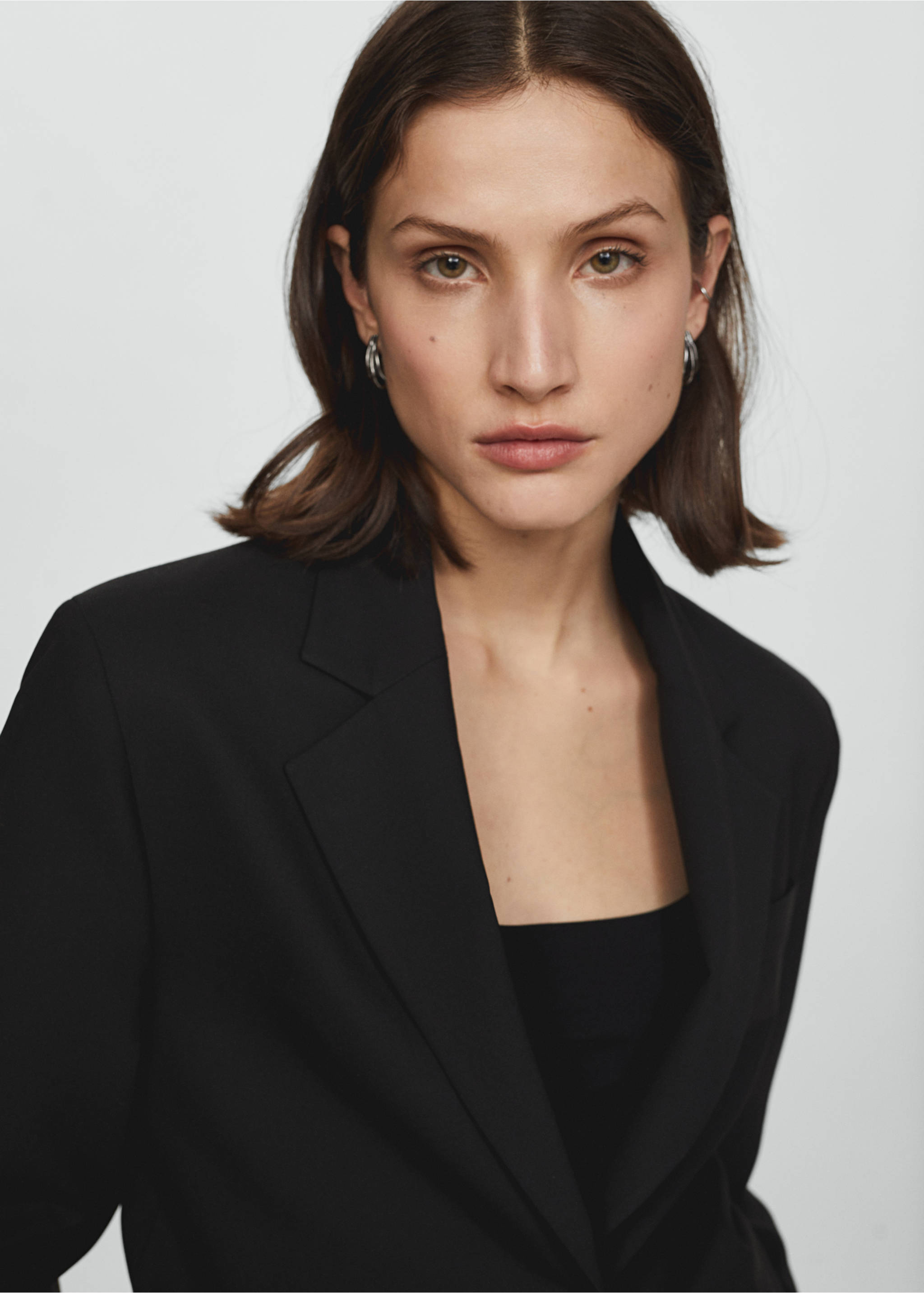 Suit jacket with buttons - Details of the article 1, Black. Ref: 67074073-00.
