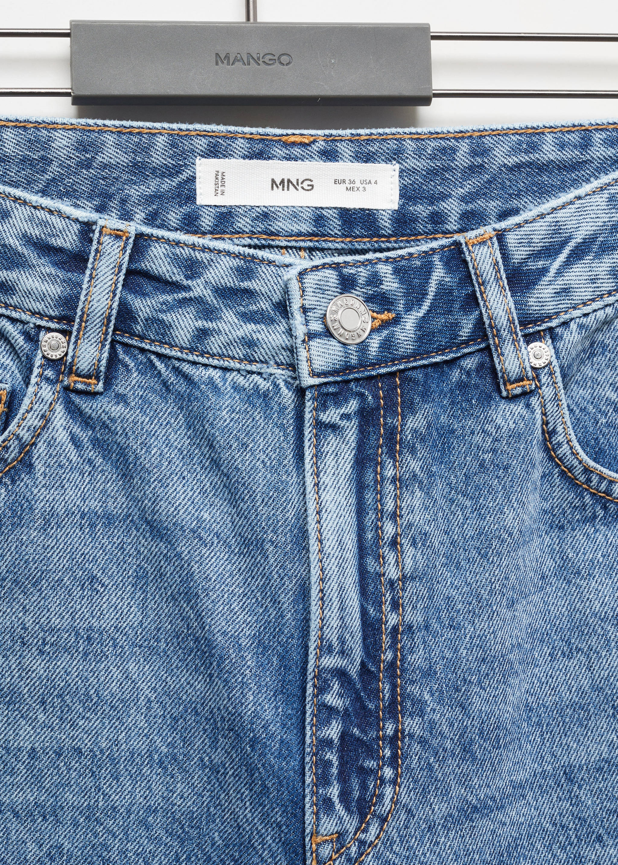 Wide leg mid-rise jeans - Details of the article 8