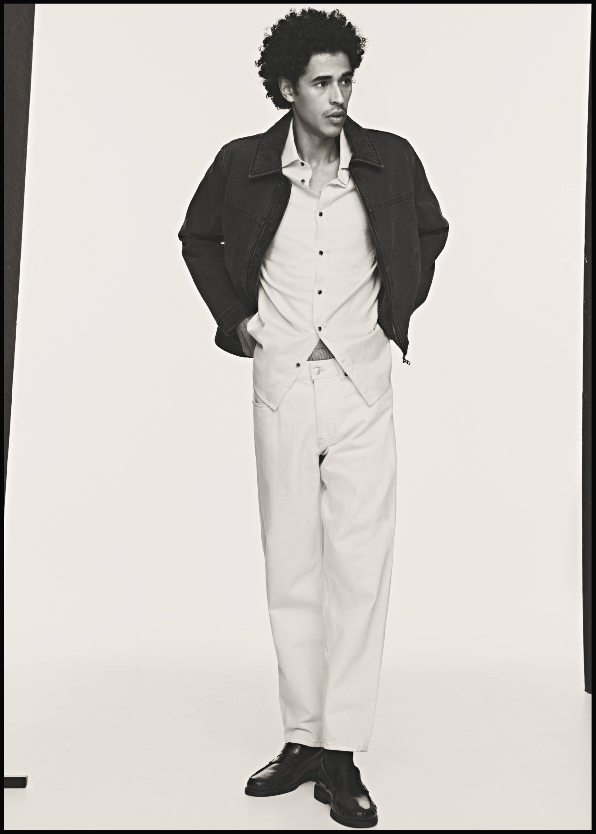 Bob straight-fit jeans - Details of the article 7, Ecru. Ref: 67074439-00.