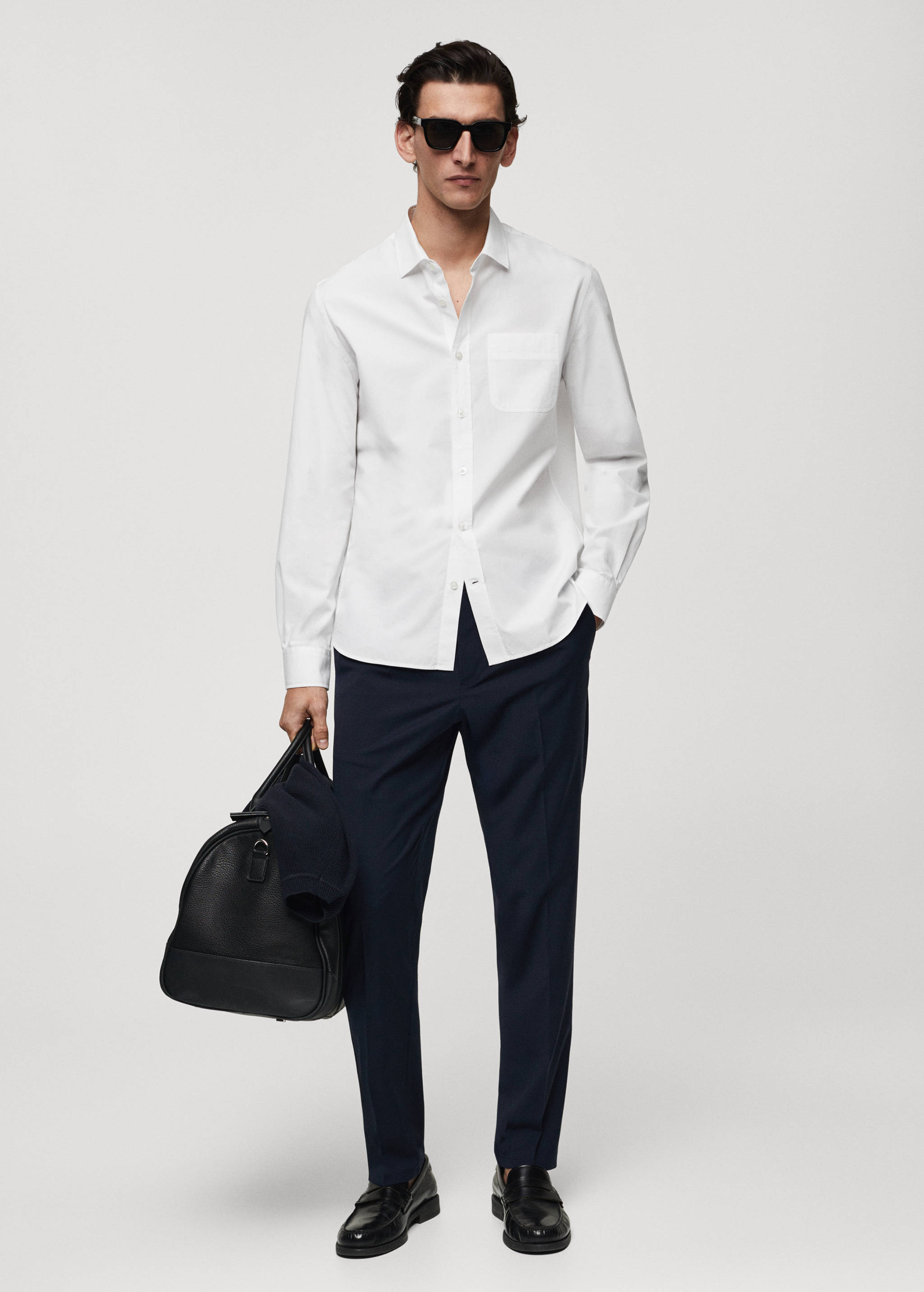 Koszula z popeliny z kieszenią - Plan ogólny